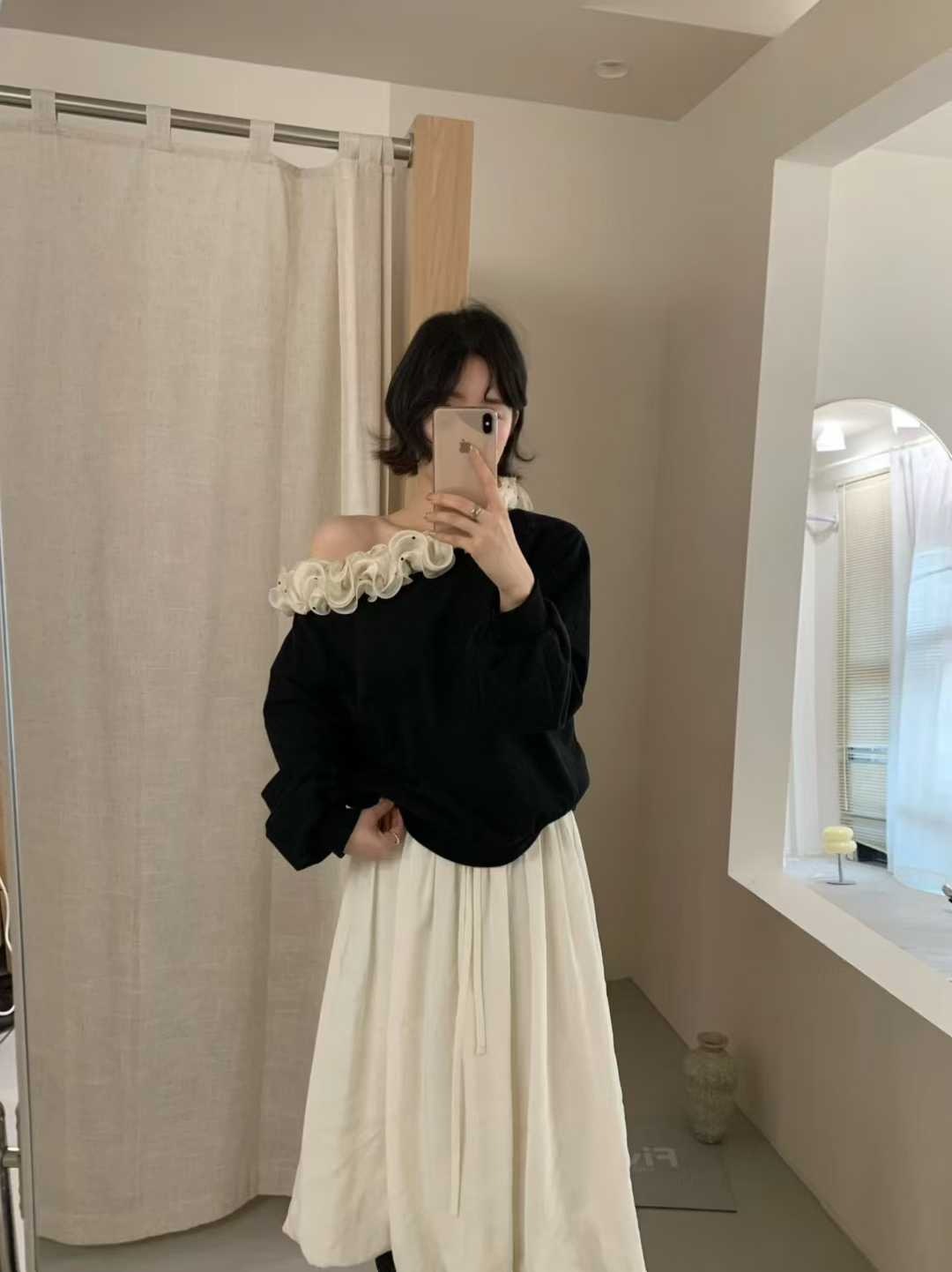 Mar6110 The Roes 玫瑰波浪滾邊斜領拼接大學棉Tee