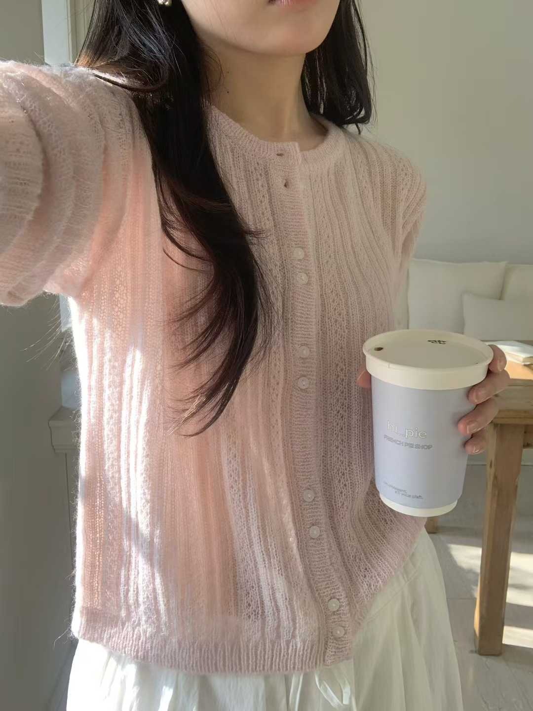 Mar6114 40% wool柔柔奶奶簍空軟針織罩衫/外套