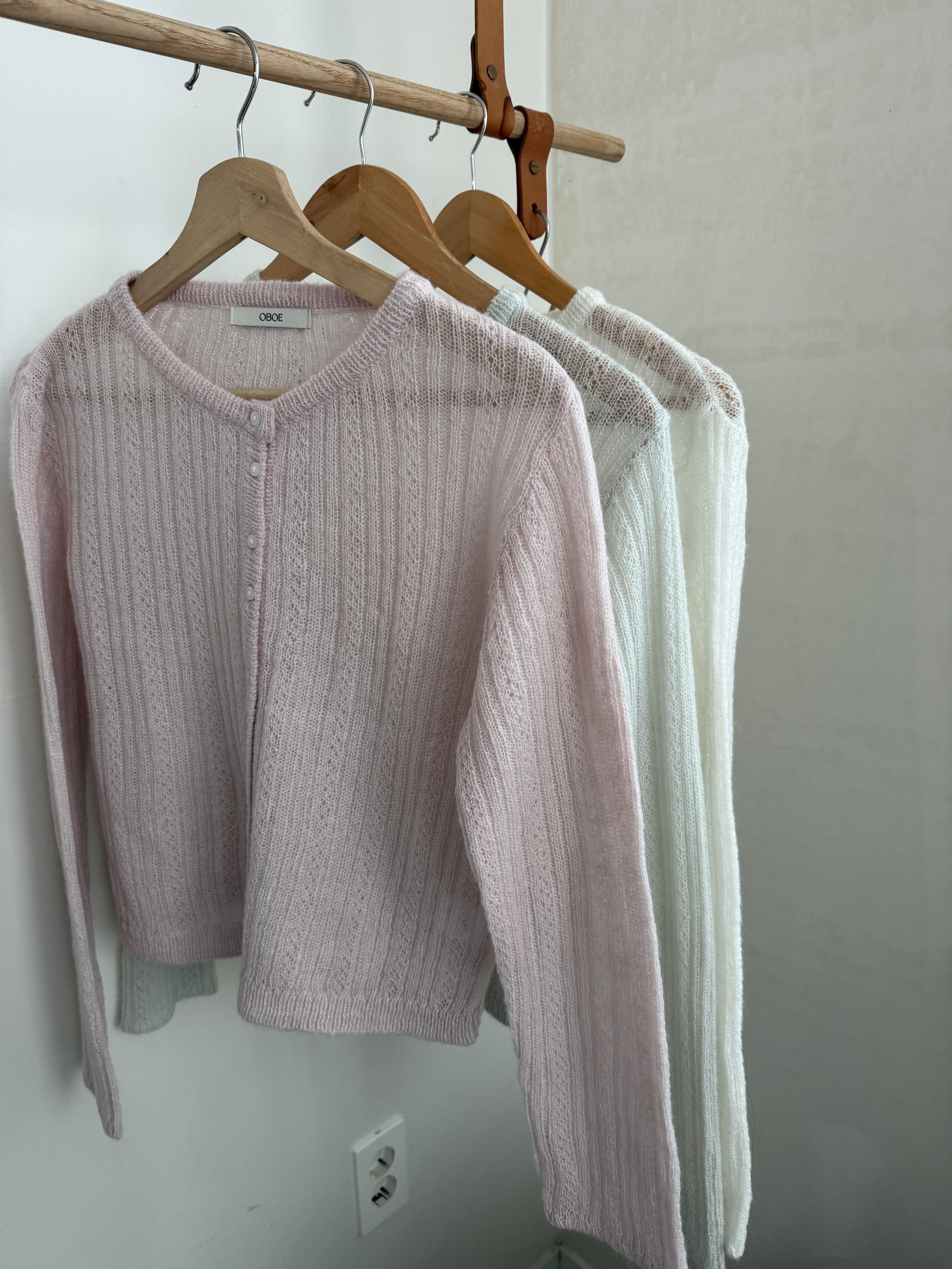 Mar6114 40% wool柔柔奶奶簍空軟針織罩衫/外套