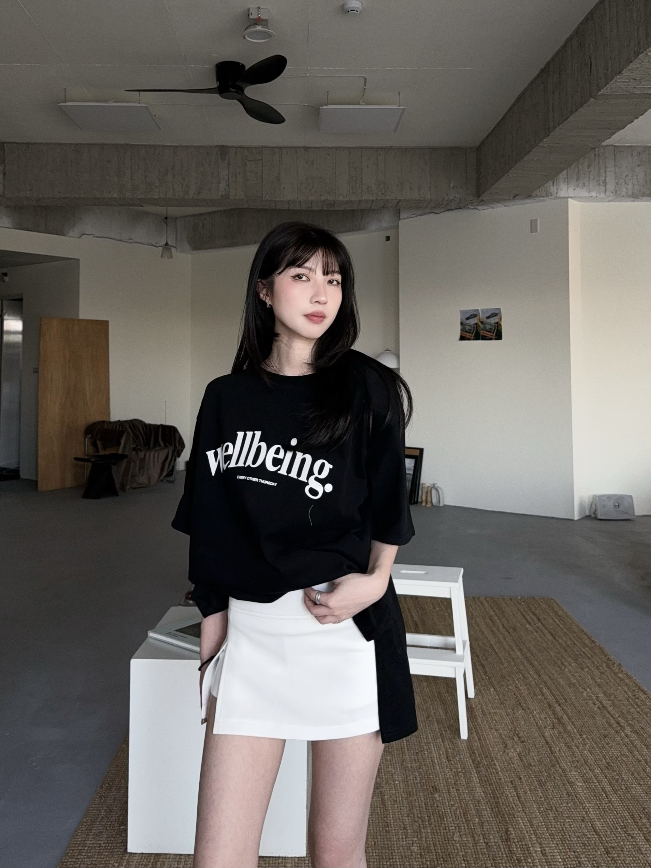 墊肩大字母寬鬆T