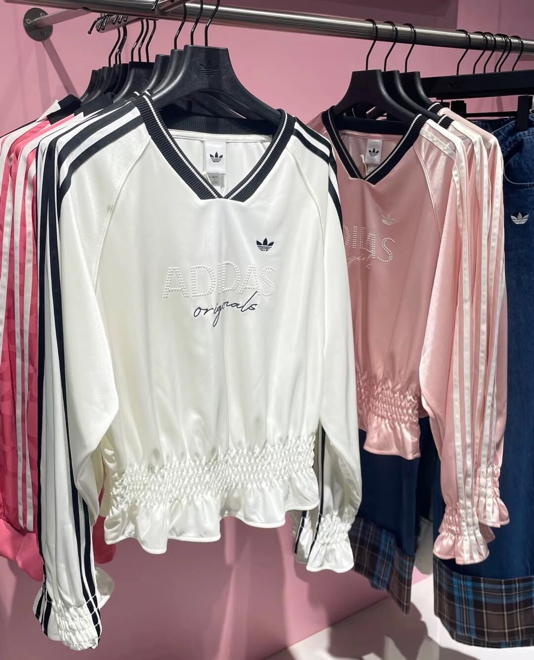 【Luxury】 Adidas 三葉草 Smocked Jersey Long Sleeve Tee 緞面 絲綢感 芭蕾風 收腰縐摺 花邊手袖 白粉兩色