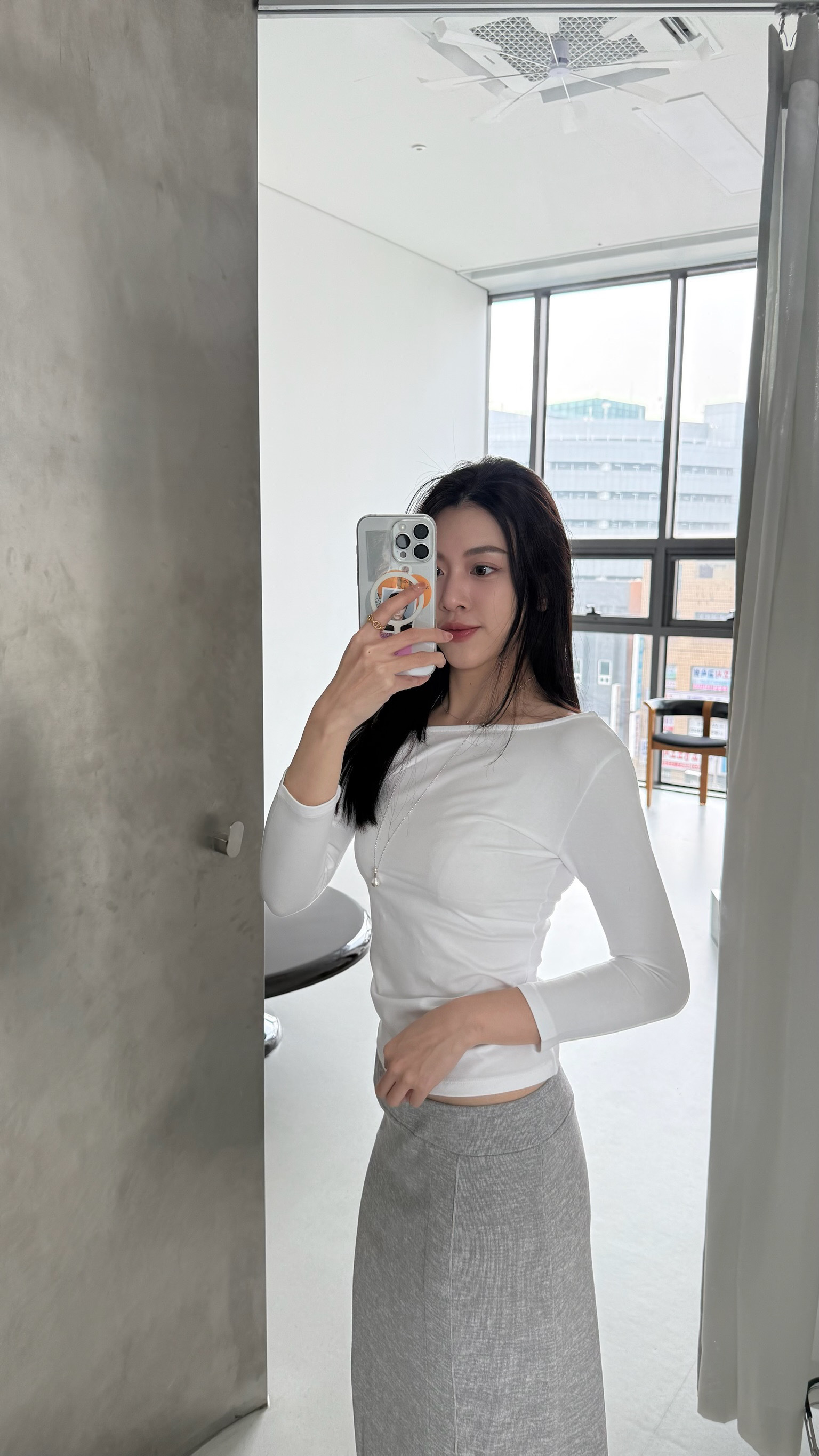 隱藏款-大挖背七分袖上衣(白/鐵灰)