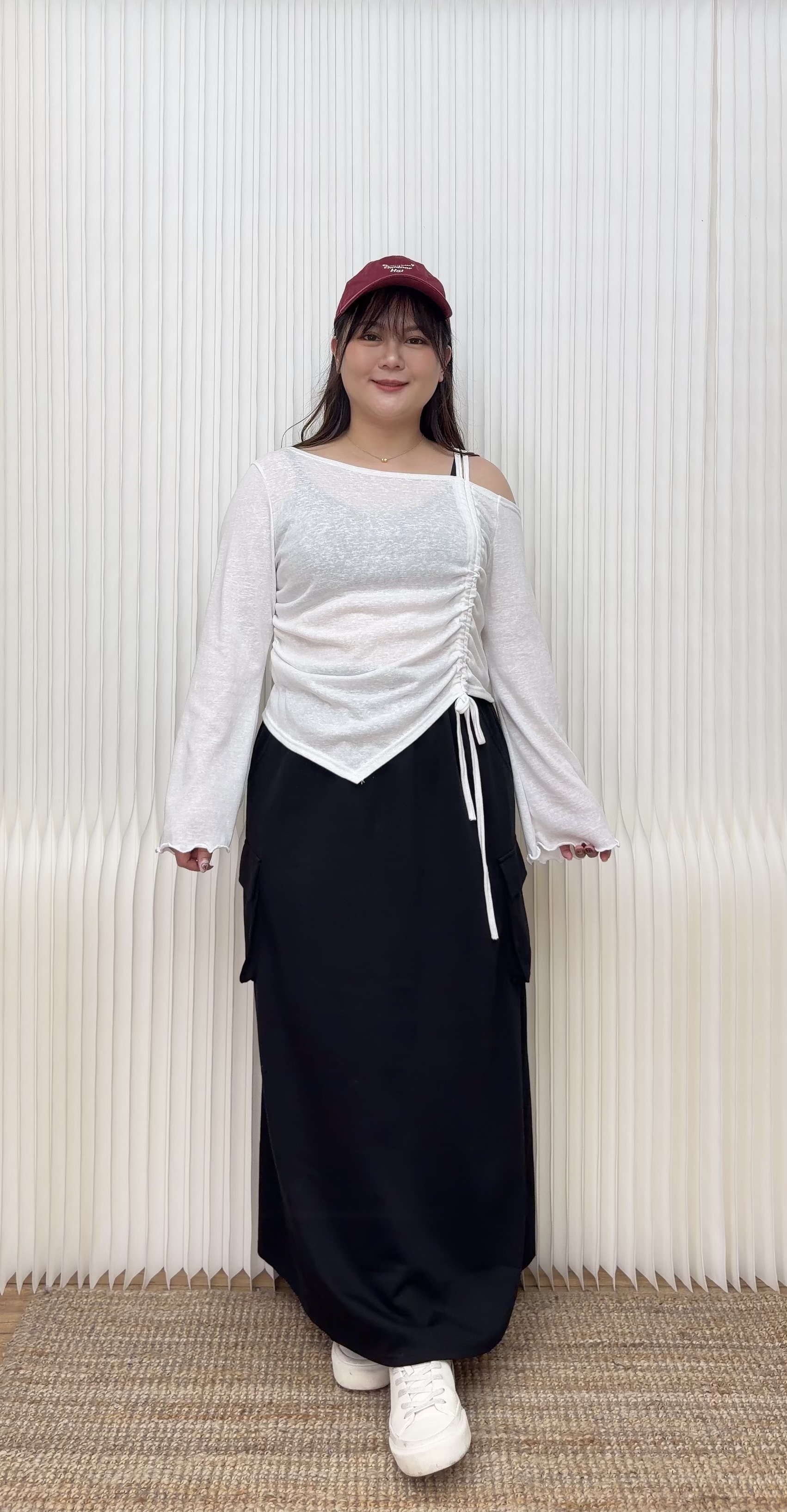 02.斜肩針織抽繩上衣