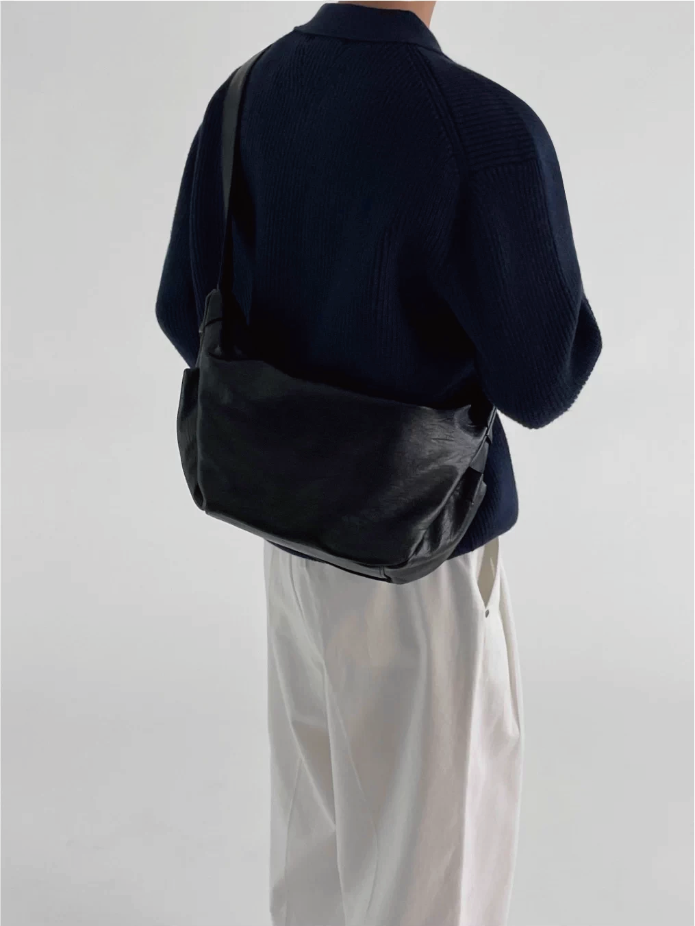 SIMPLEACTION 簡約側背休閒餃子包