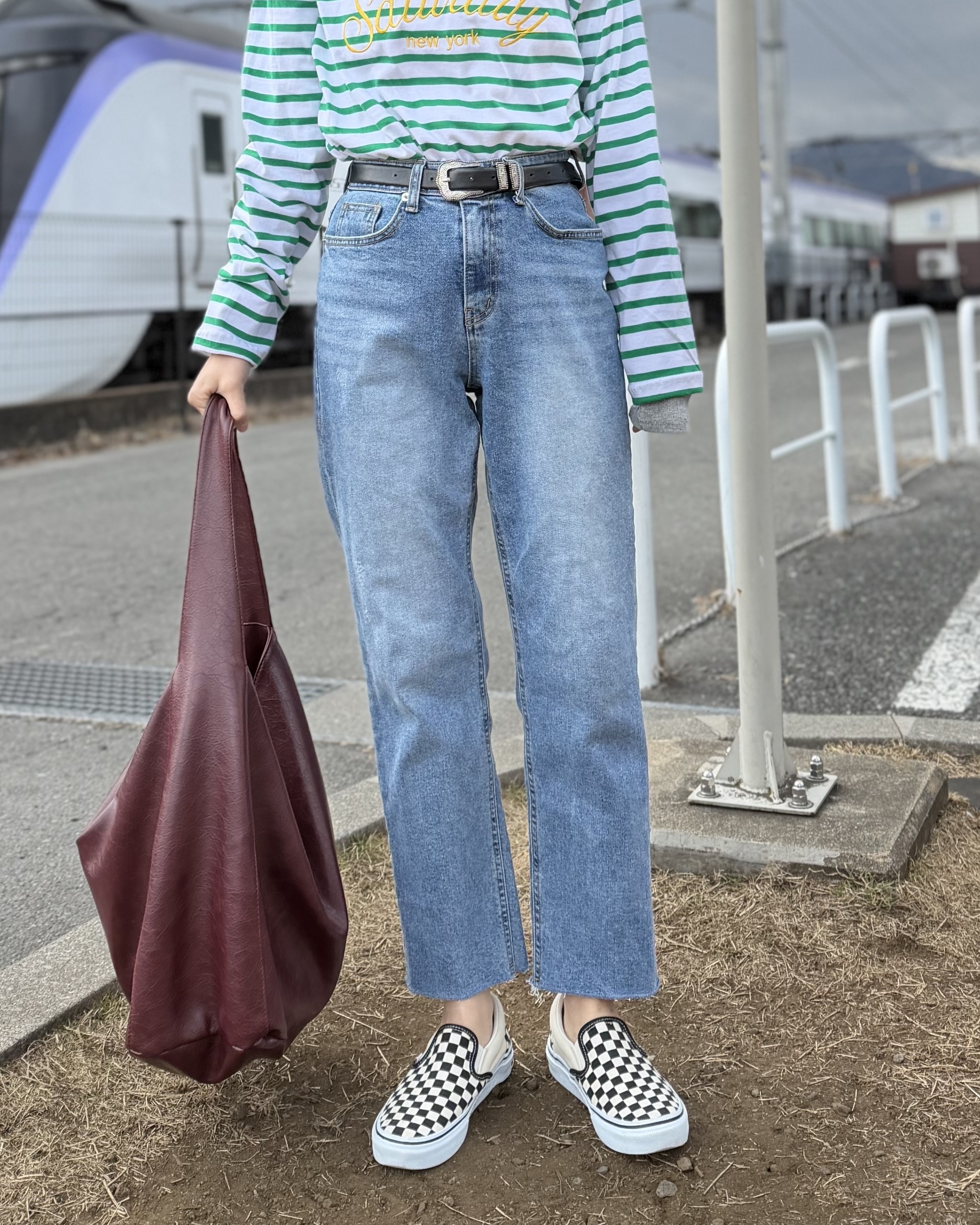 2月新品♥淺色直腳牛仔褲[內橡筋腰]