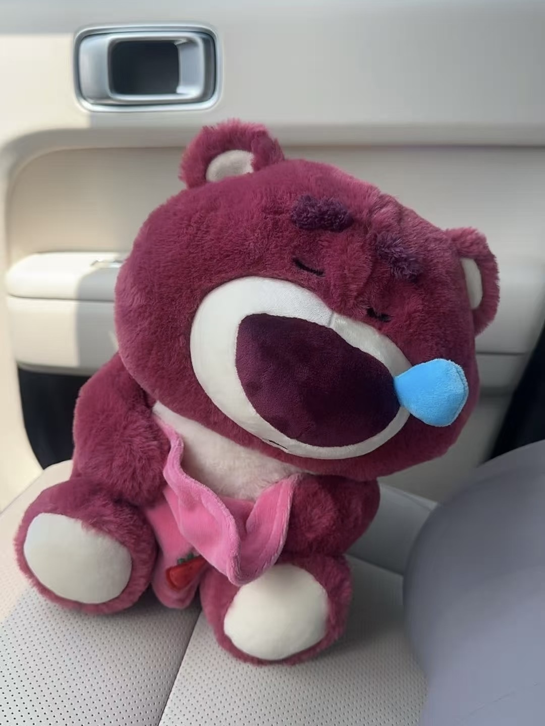 （預購）迪士尼正版授權✨baby甜睡坐姿草莓熊玩偶🍓