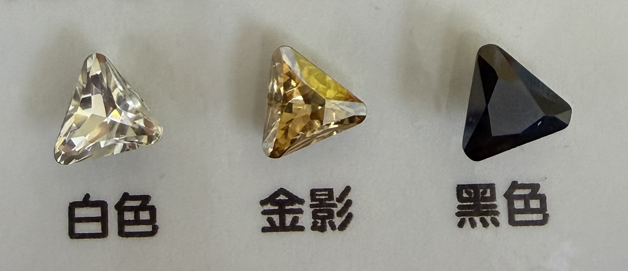RL19 NuStud 奧地利頂級水晶/美國醫療級防敏鋼托耳環-三角形耳環 8mm(三角形)