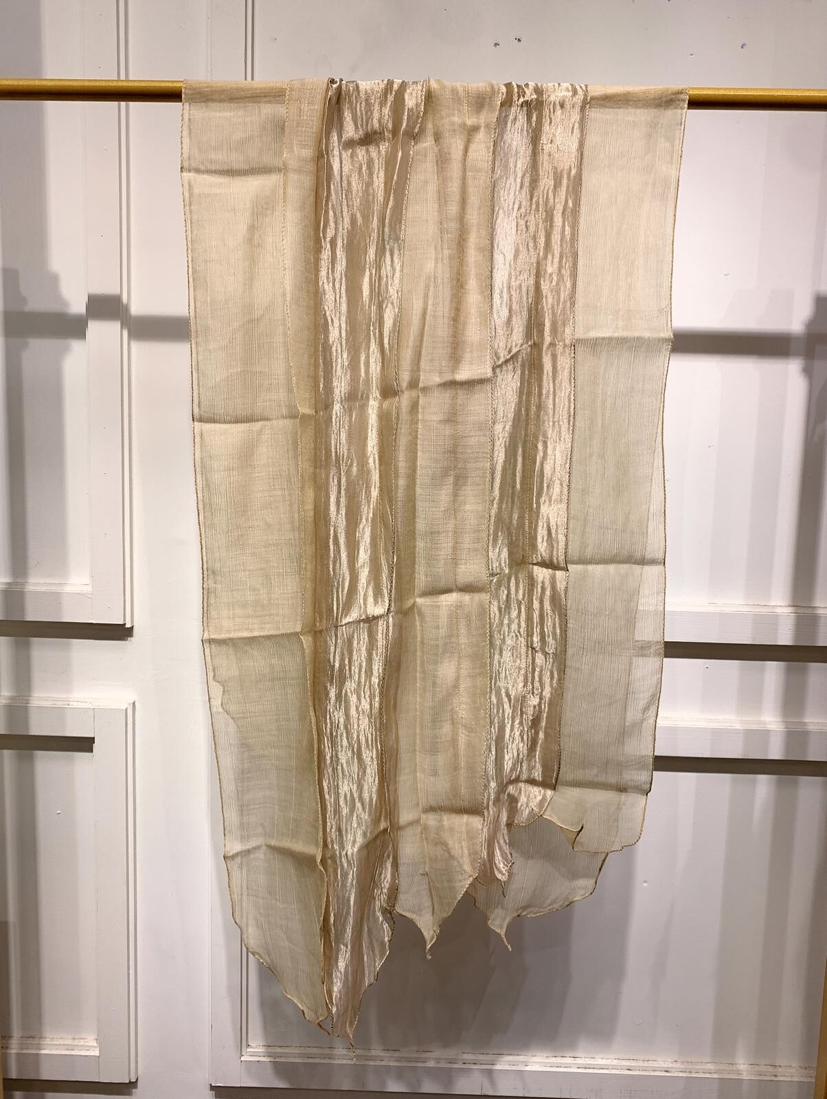 WM039 Scarfesia 金色花邊絲巾 20% Silk 20% Metalised Yarn 60% Wool