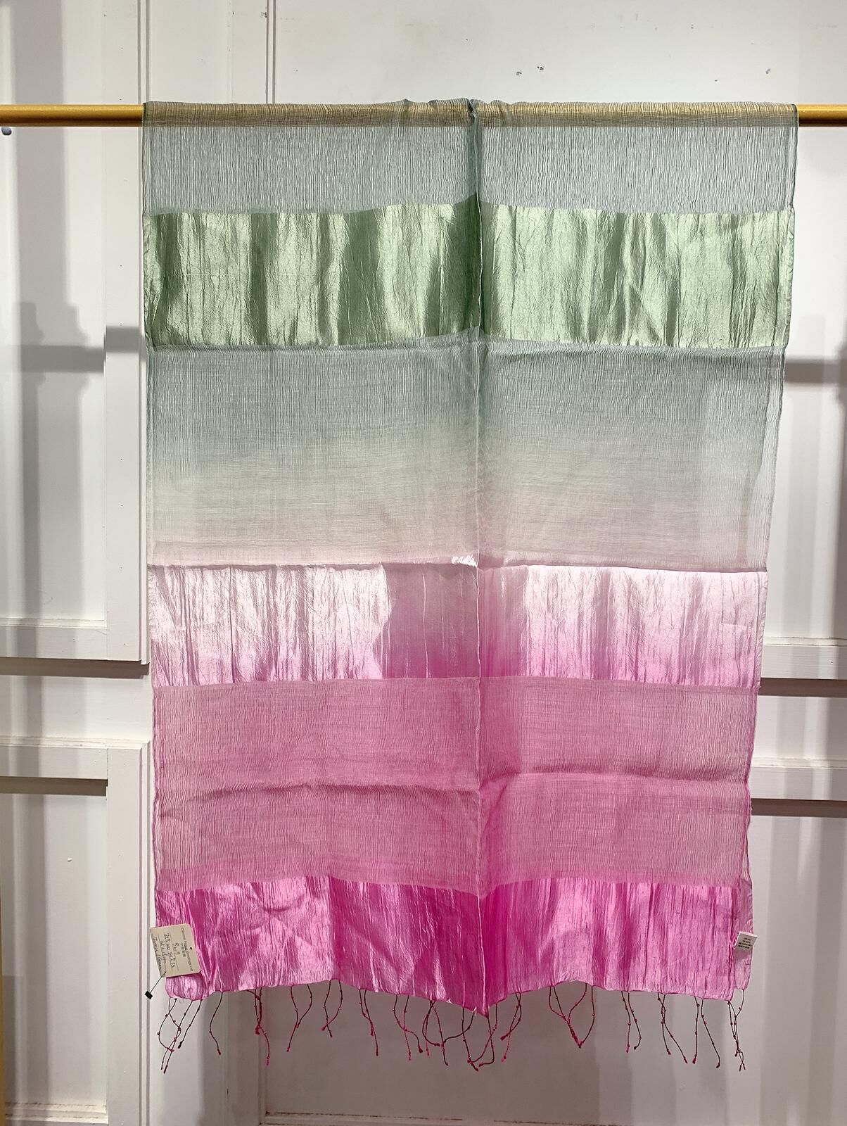 WM032 Scarfesia 桃紅配綠色漸變流蘇絲巾 75% Wool 25% Silk