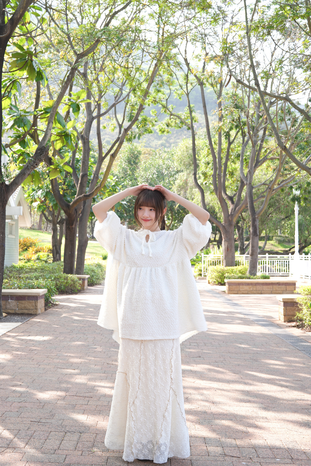 超日系！立體壓花泡泡袖Top · 2色入