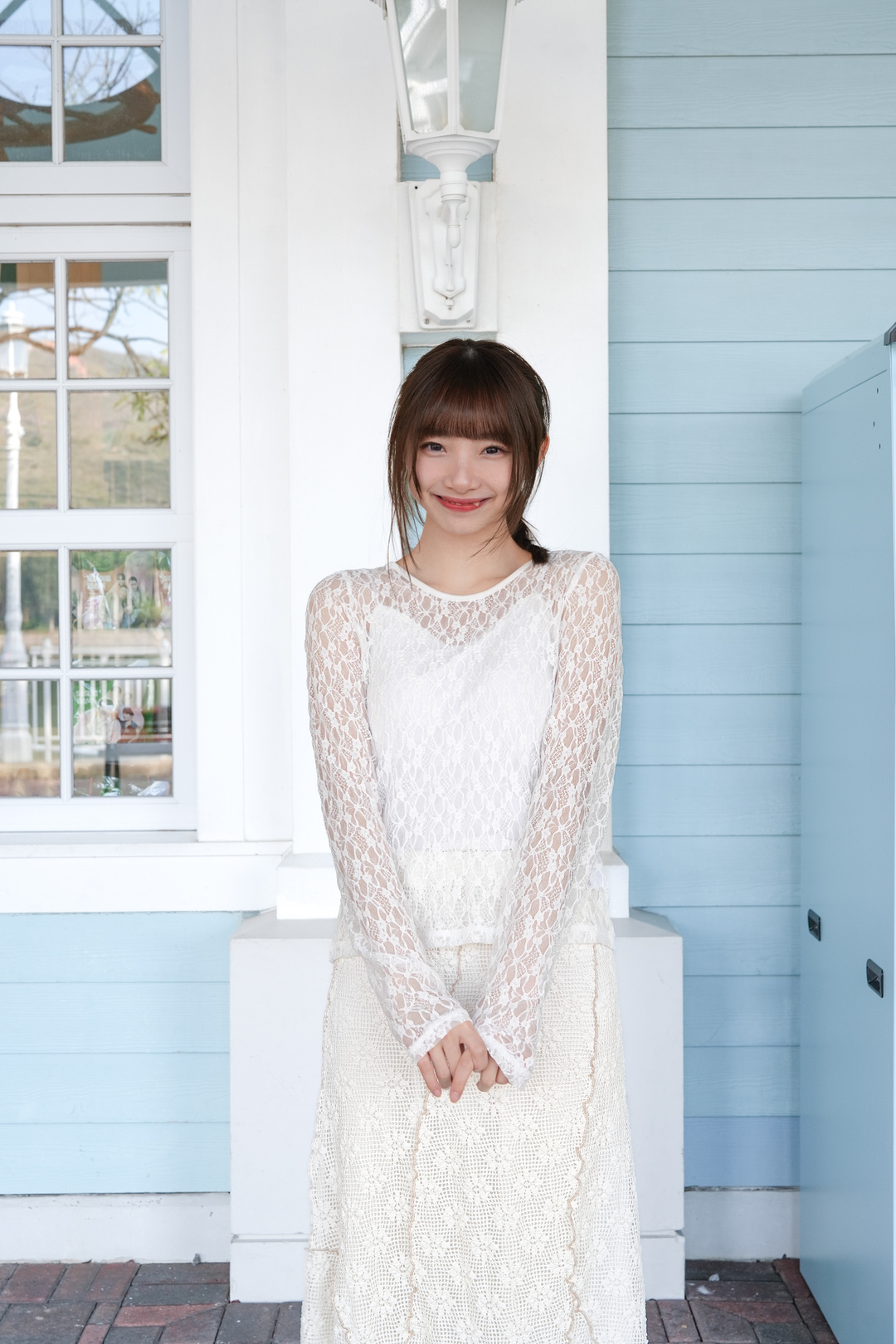 後綁帶修身Lace Top · 2色入