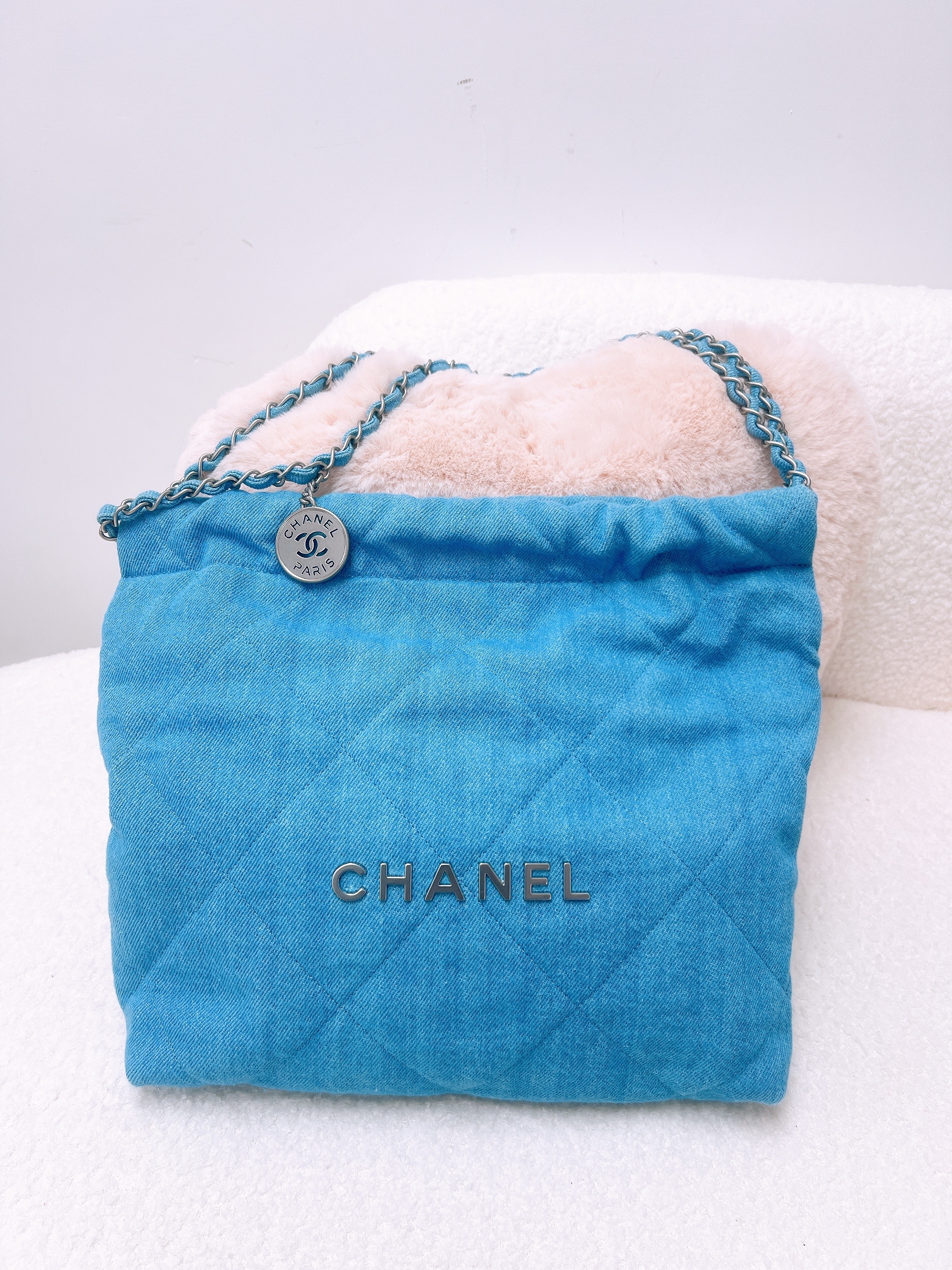*Unused* Chanel 22 bag small denim
