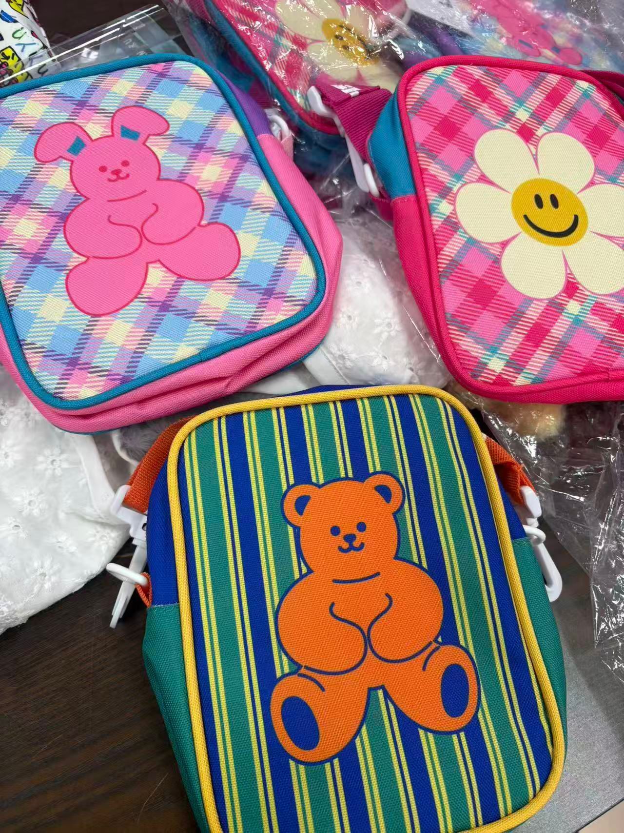 韓單 Wiggle斜孭袋仔