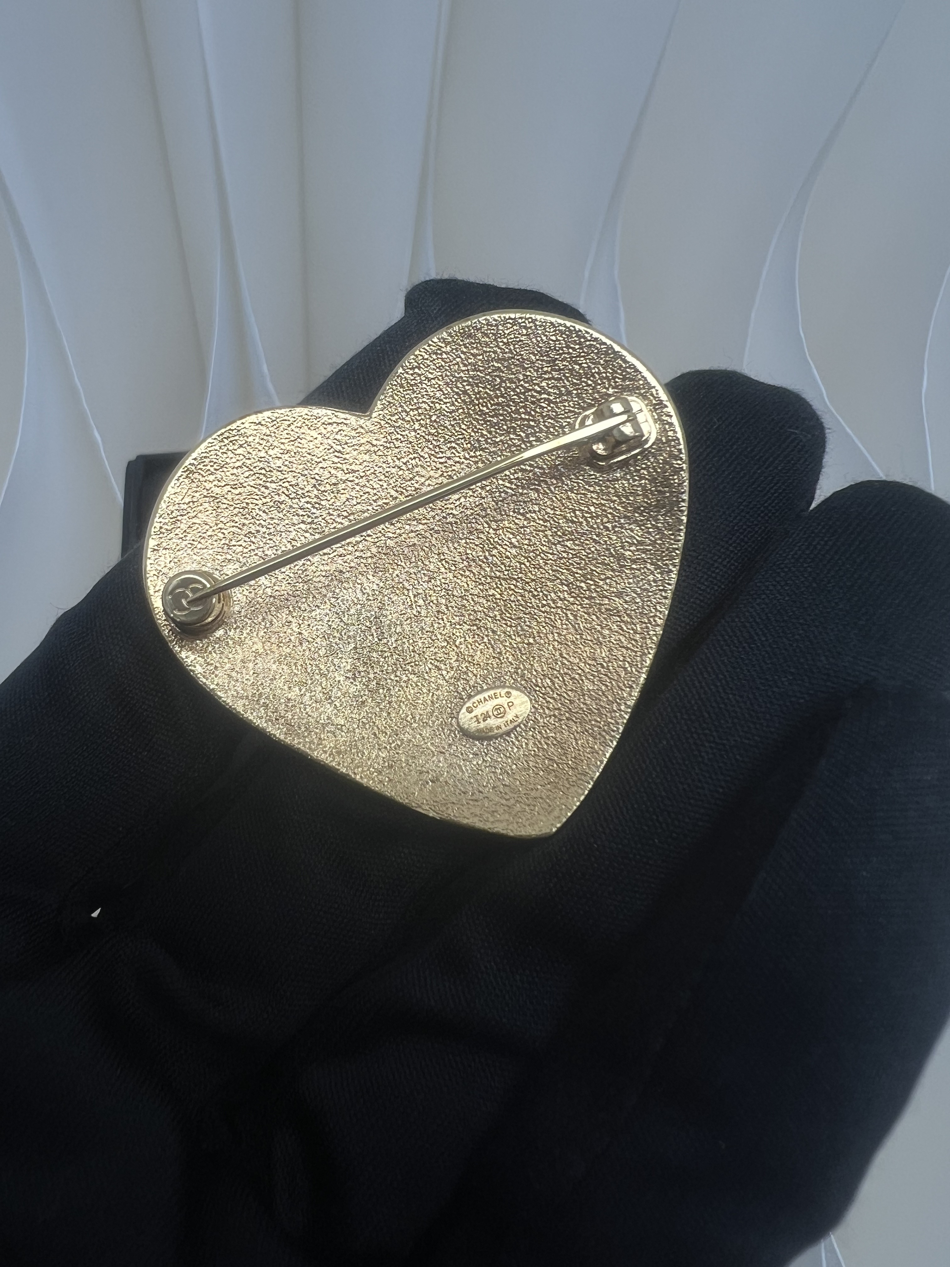 *Unused* Chanel 24p denim heart brooch