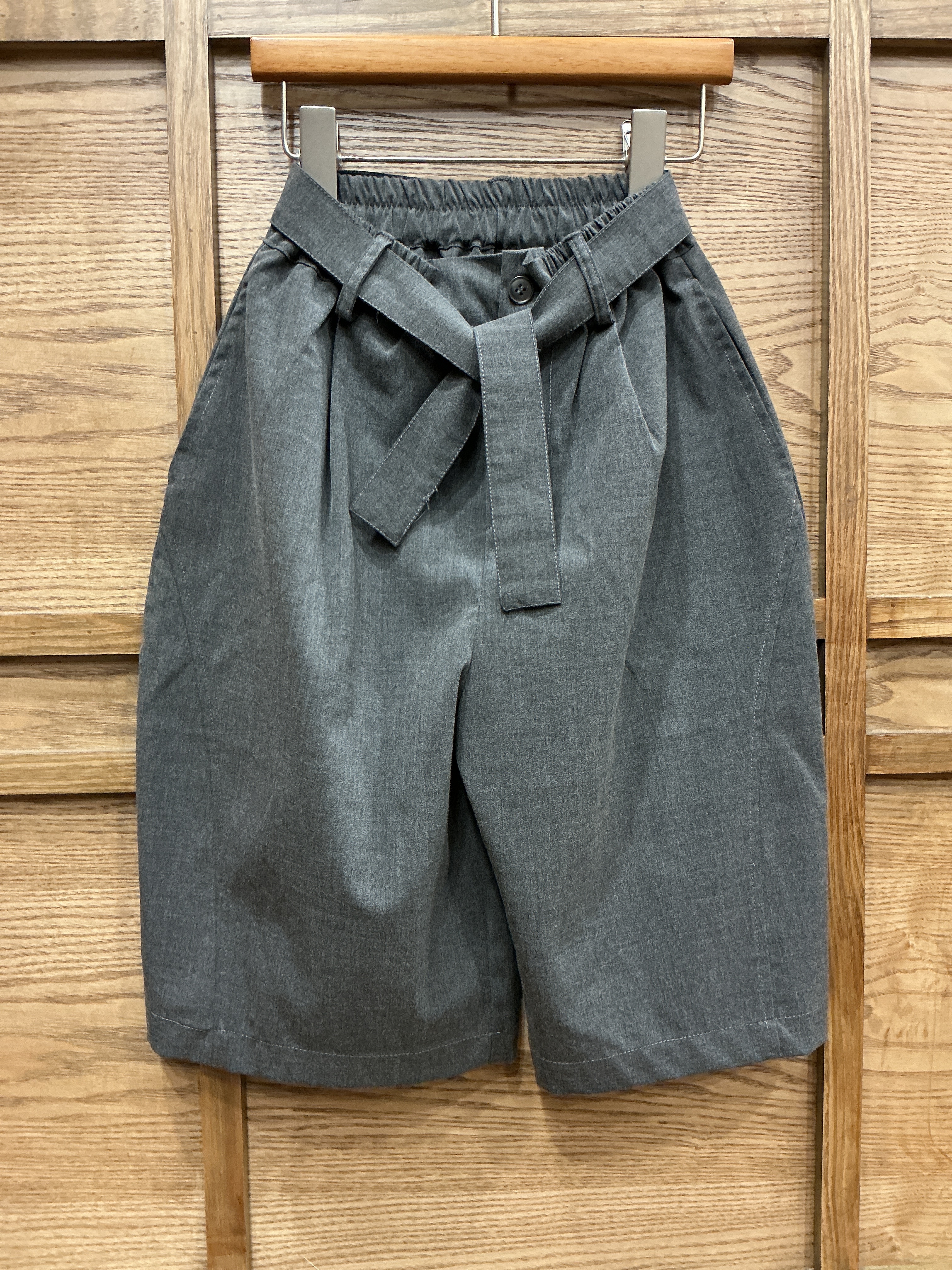 A04245柔軟材質五分西裝褲