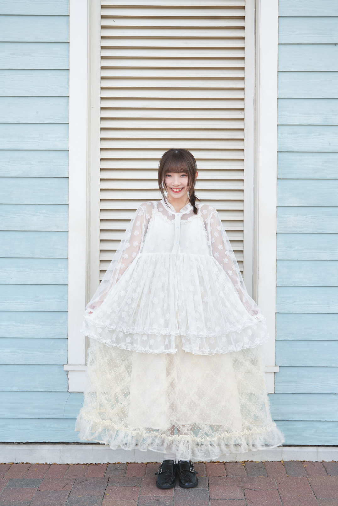 半透小花雙層下擺Top · 1色入