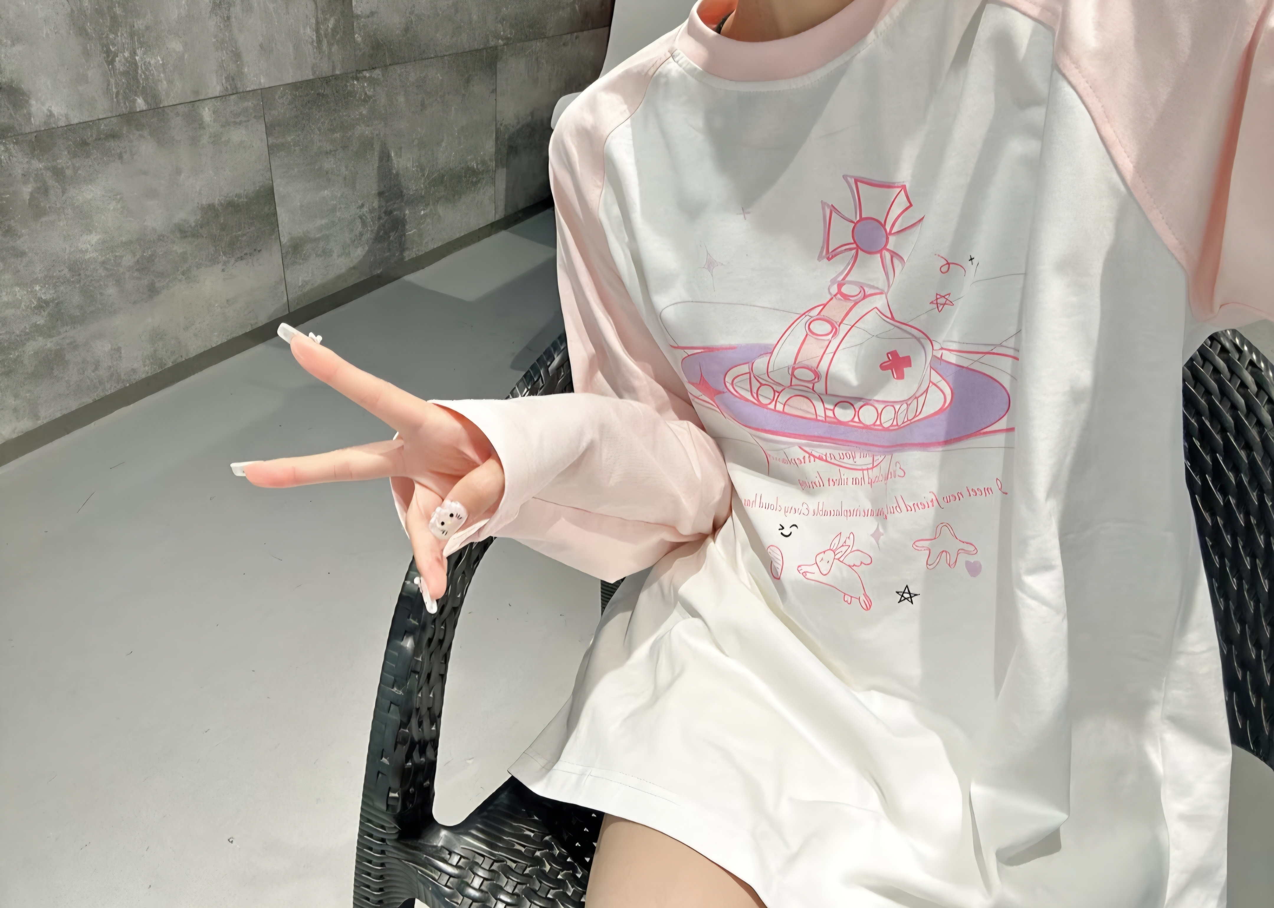 Vivienne Westwood 粉併色 經典彩色圖案 長袖Tee