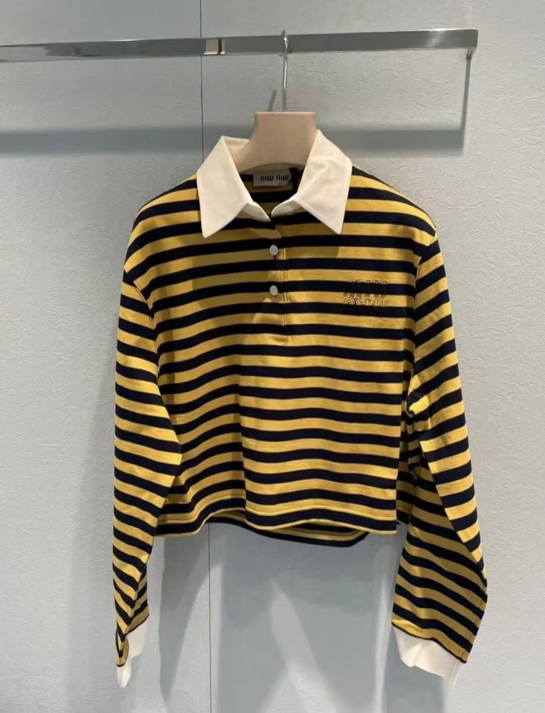 Miu miu 黑併黃間條 Polo 長袖