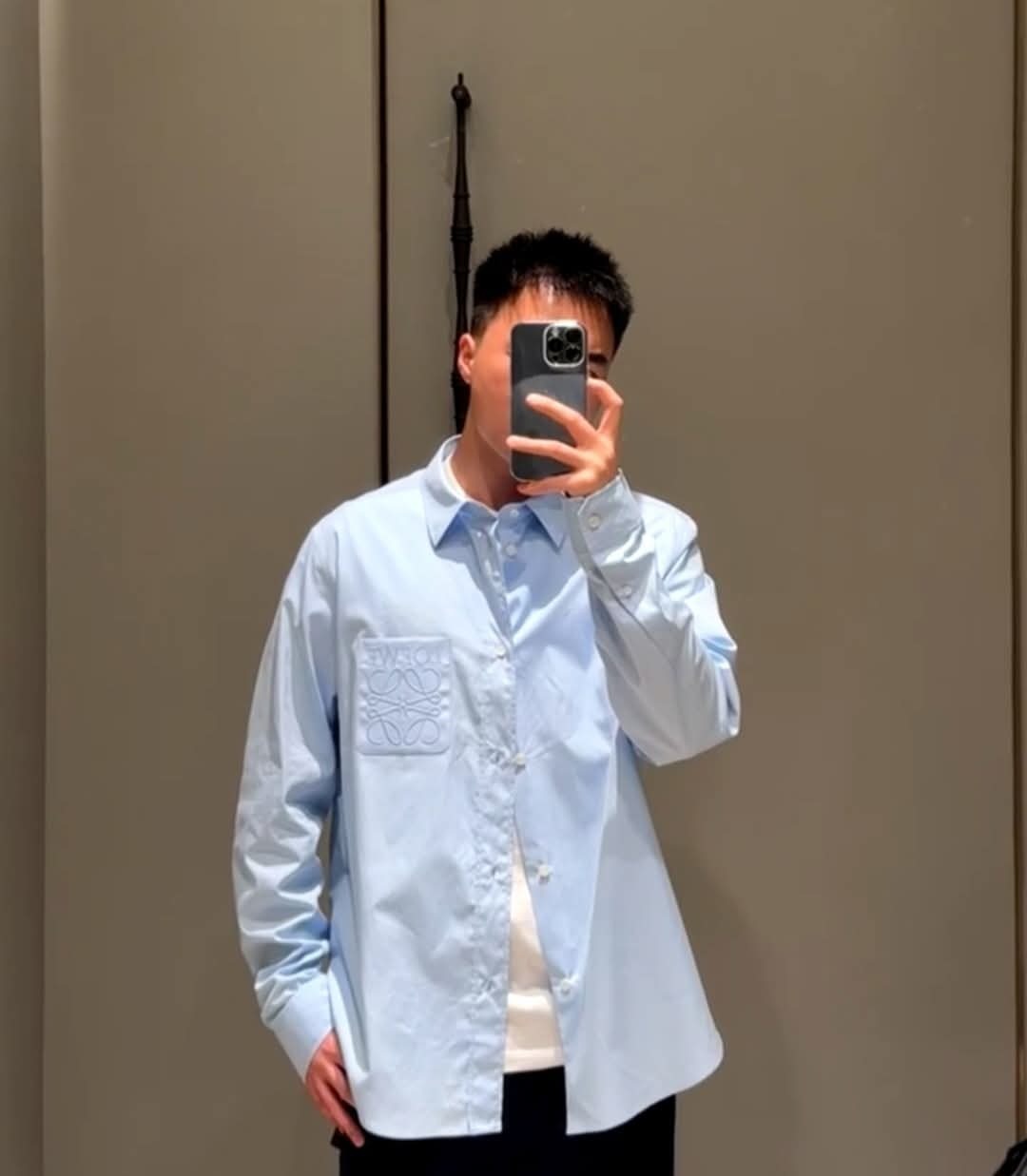 LOEWE 粉藍色刺繡Logo 口袋 襯衫