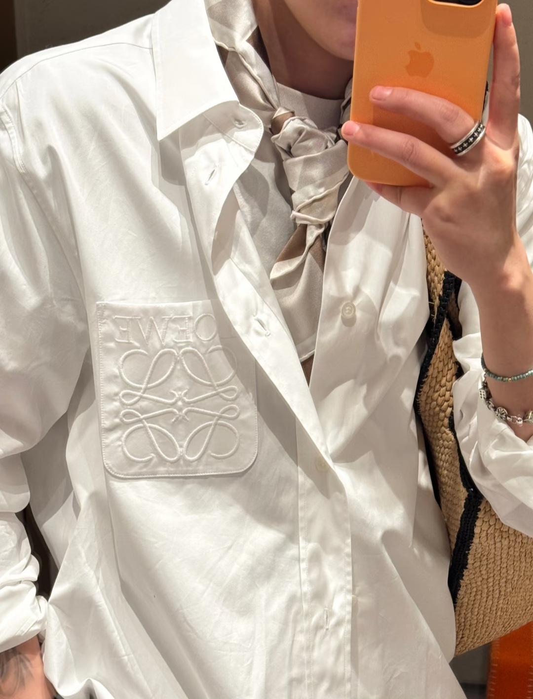 LOEWE 白色刺繡Logo 口袋 襯衫