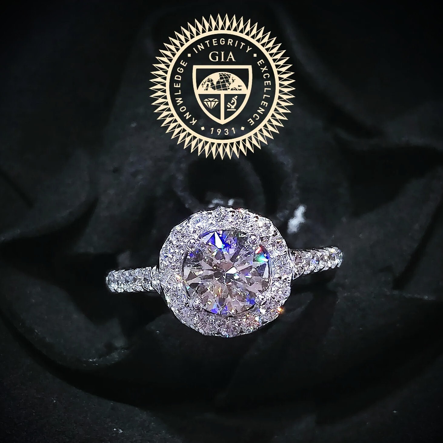 全新18K白金【單粒1卡鑽石】配小鑽共1卡44份鑽石戒指