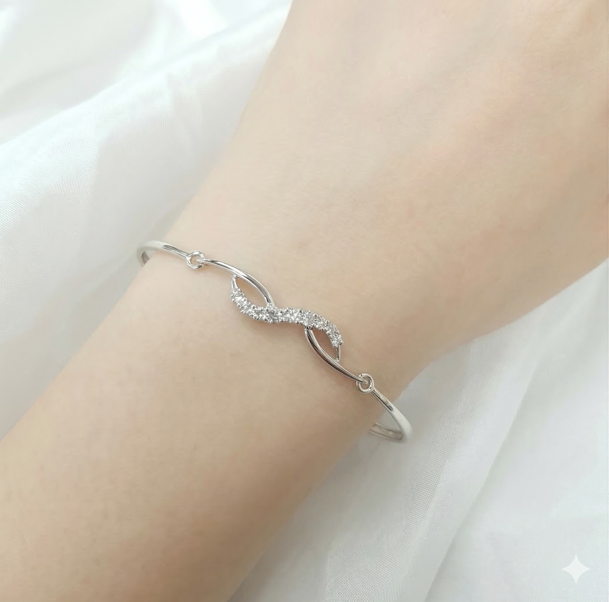 全新18K白金26份鑽石手鏈鈪