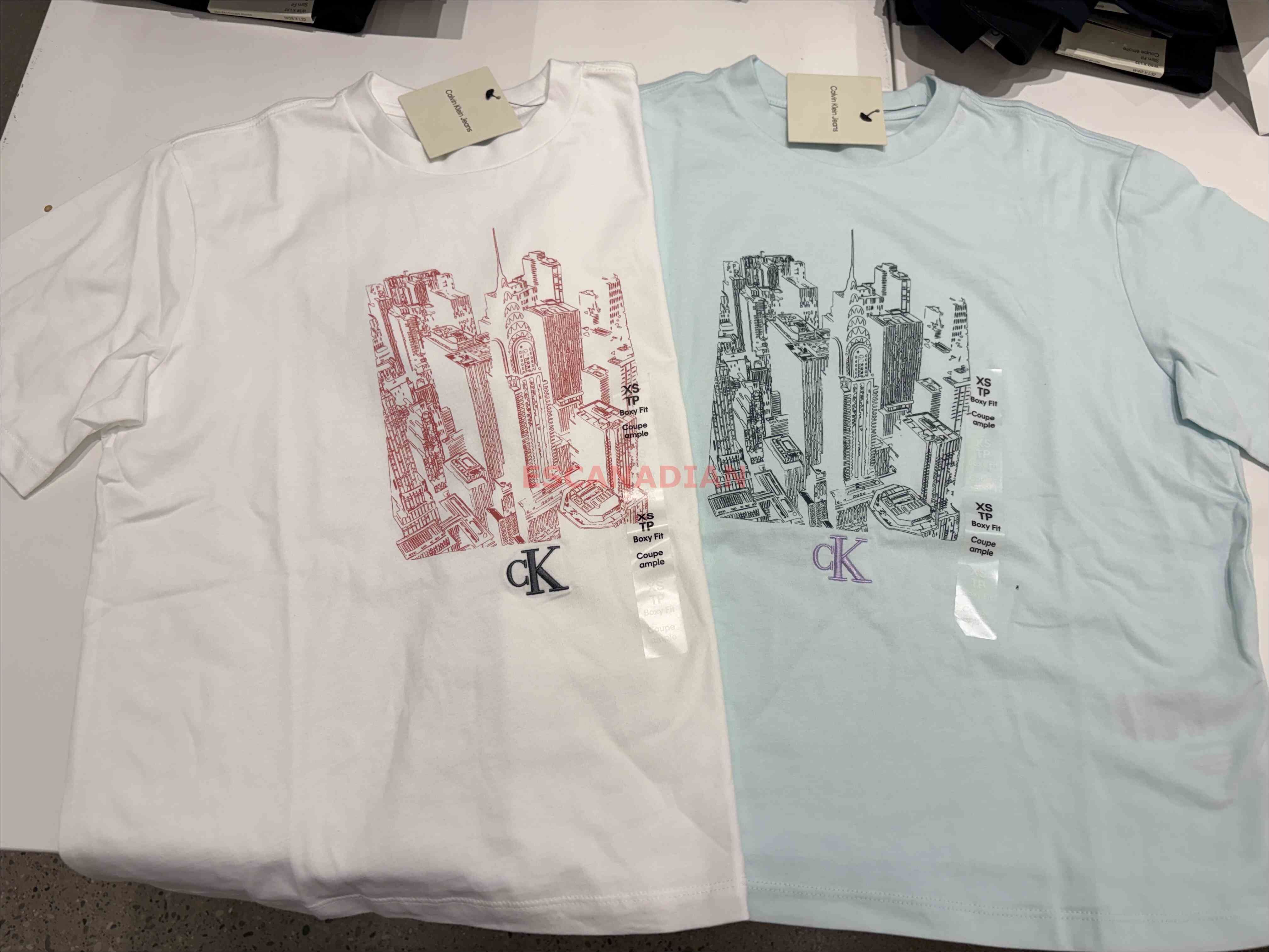 CK 女大人 城市圖案 落肩寬版 短TEE (2色)