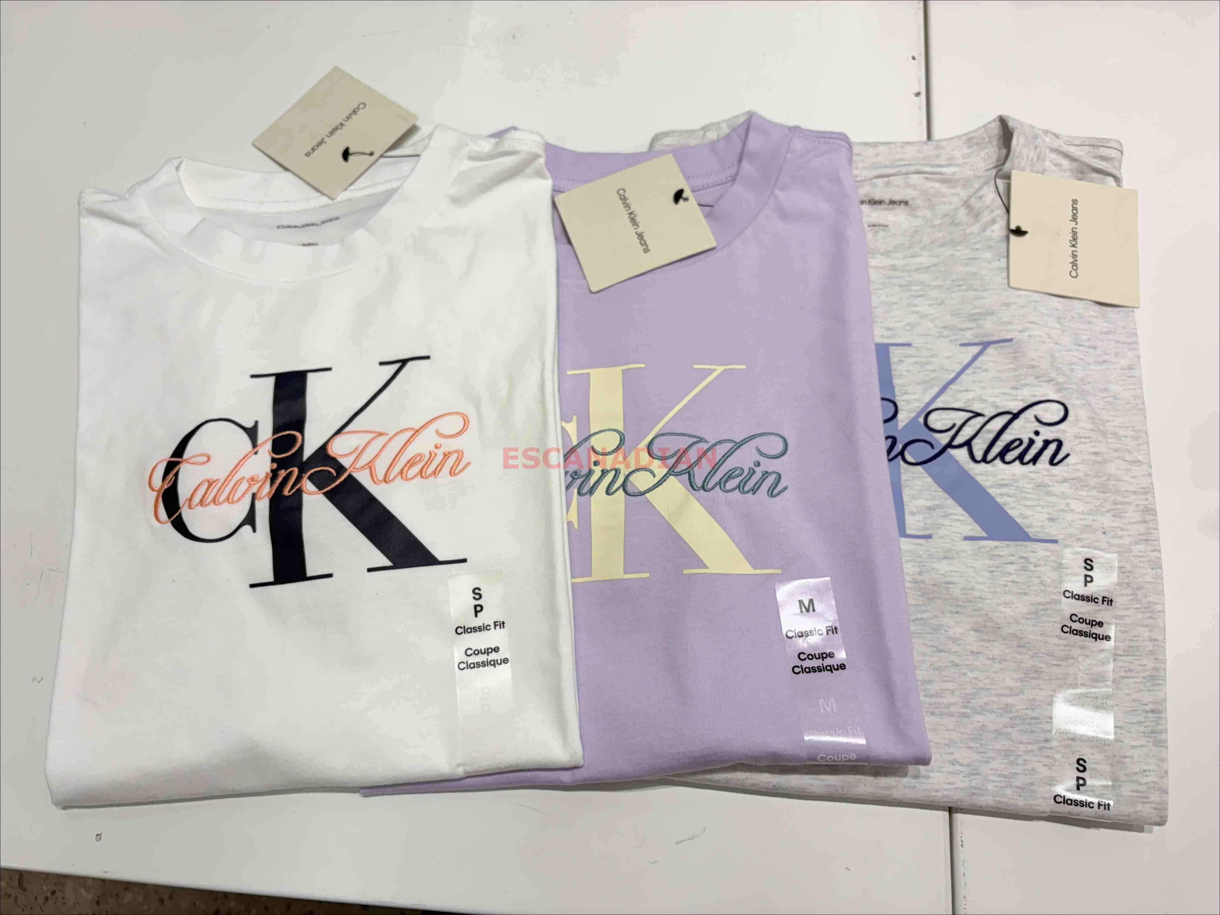 CK 女大人 經典刺繡草寫字樣 短TEE (3色) (Class fit)