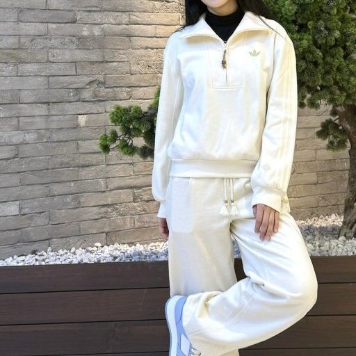 【Luxury】 女款 ADIDAS W LNY HALFZIP CNY 馬年 三葉草 寬鬆 立領 黑白 棉質 長褲 三條線 運動褲 運動服 kt3138 kt0652 白金 運動套裝