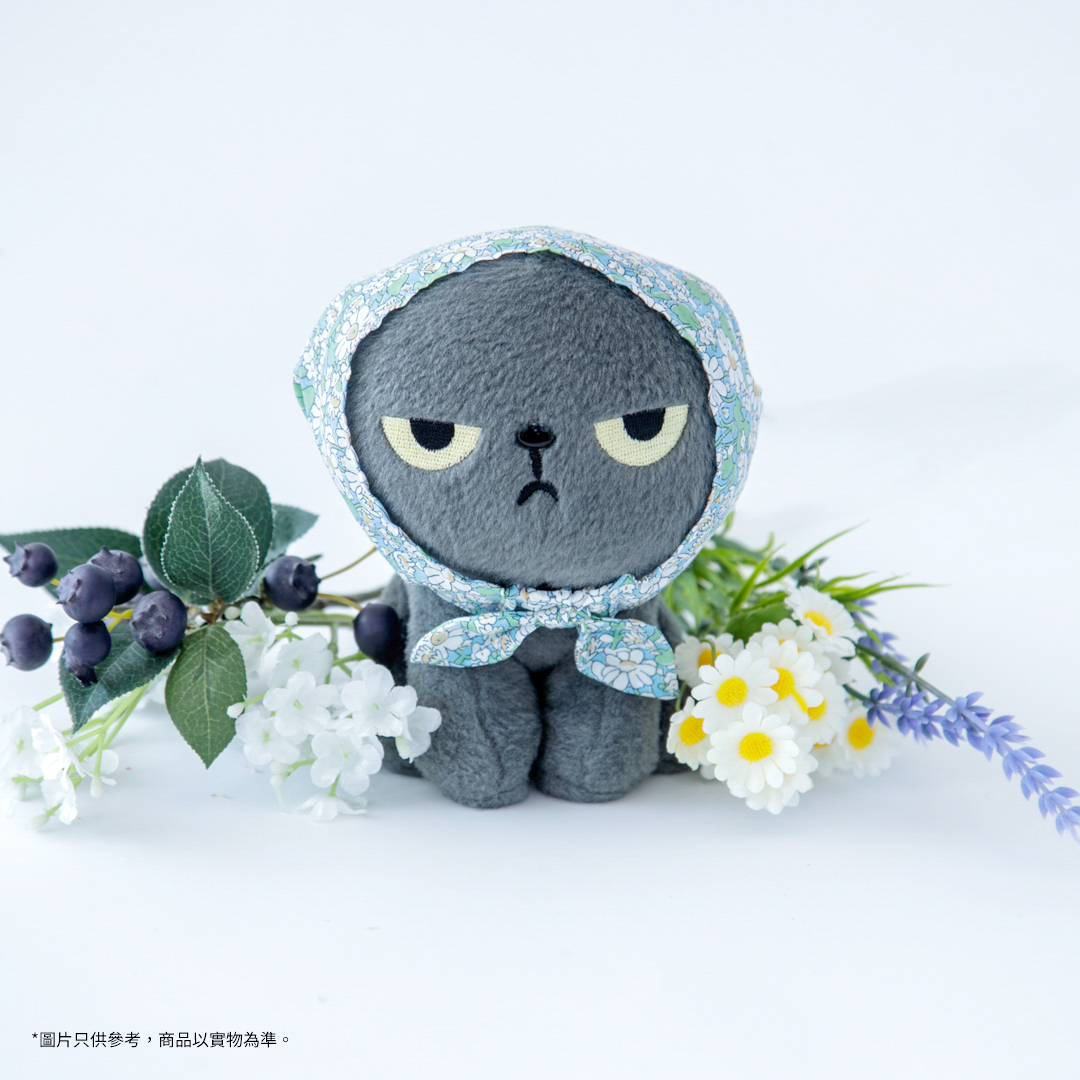 Angry Machiko毛絨公仔  (藍色碎花頭巾)