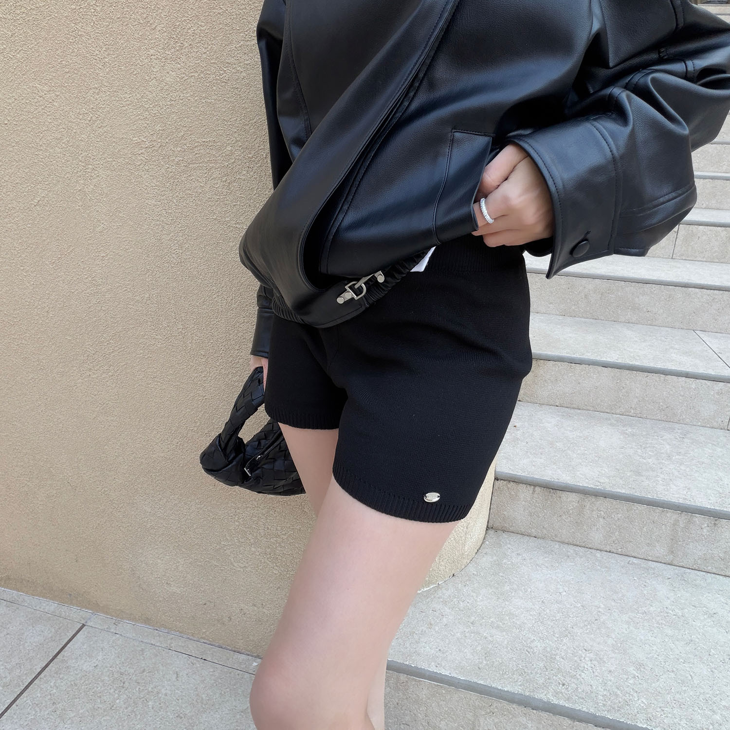 B3024 小標涼感針織短褲 / 黑