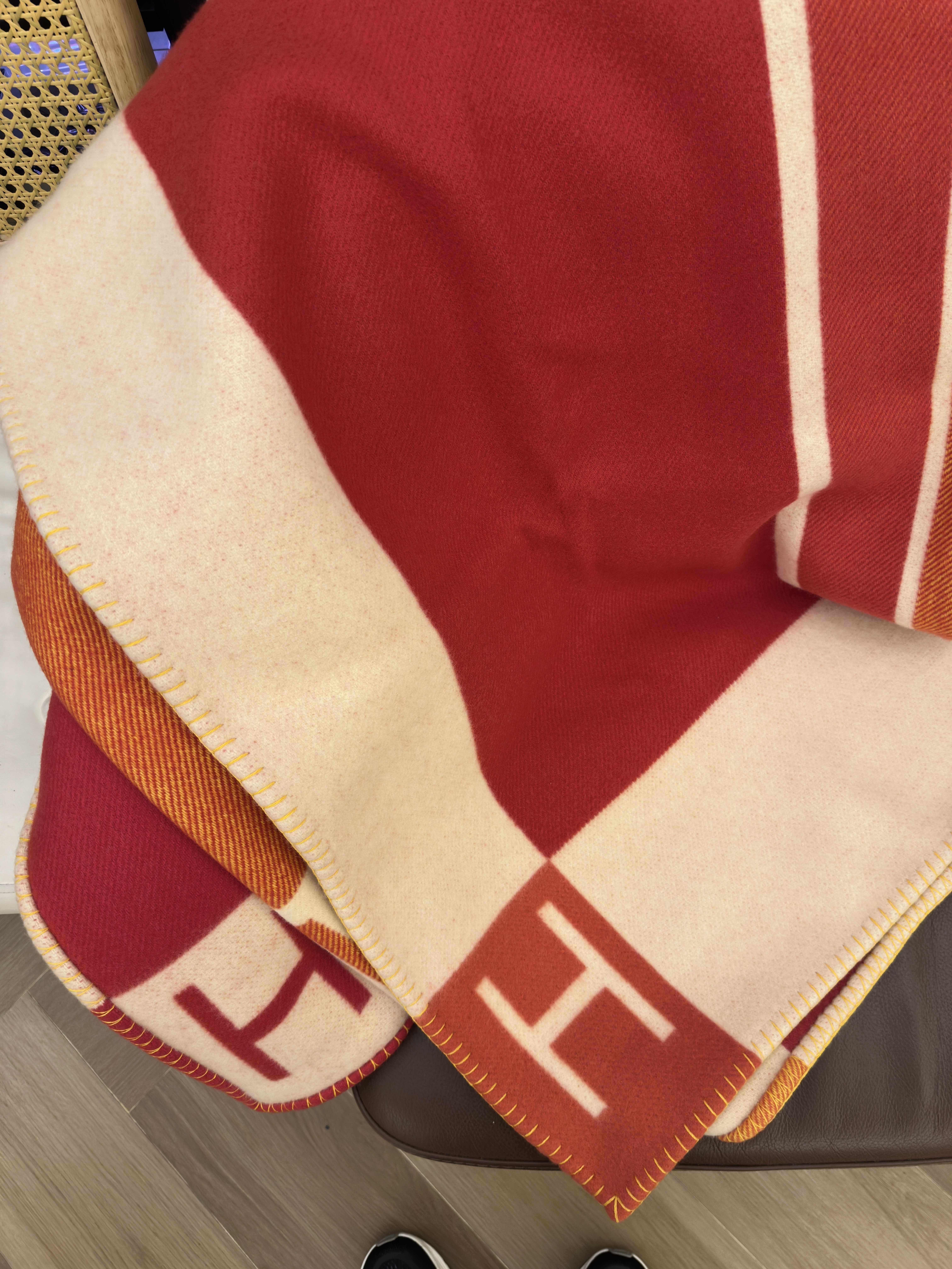 Hermes Avalon Vibration throw blanket -terracotta