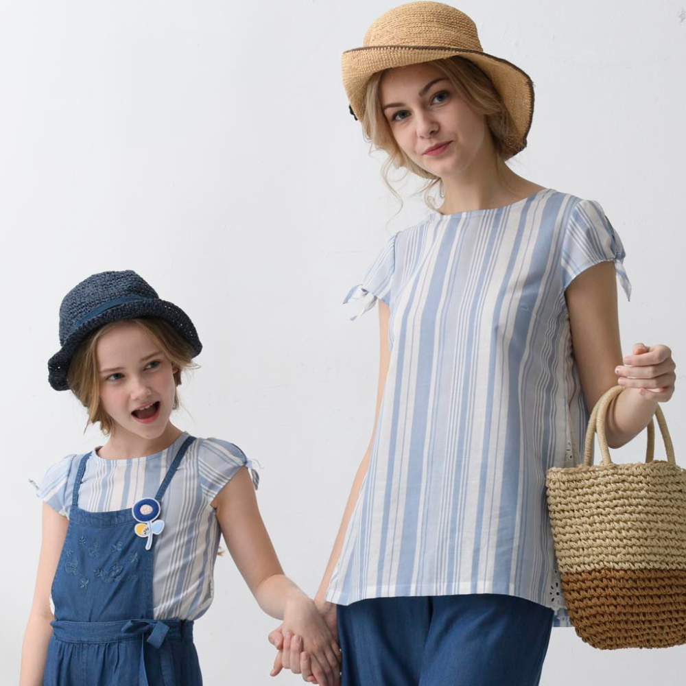 PIPPY 直條紋剪接蕾絲一字領短袖微長版上衣 藍 (版型偏小)