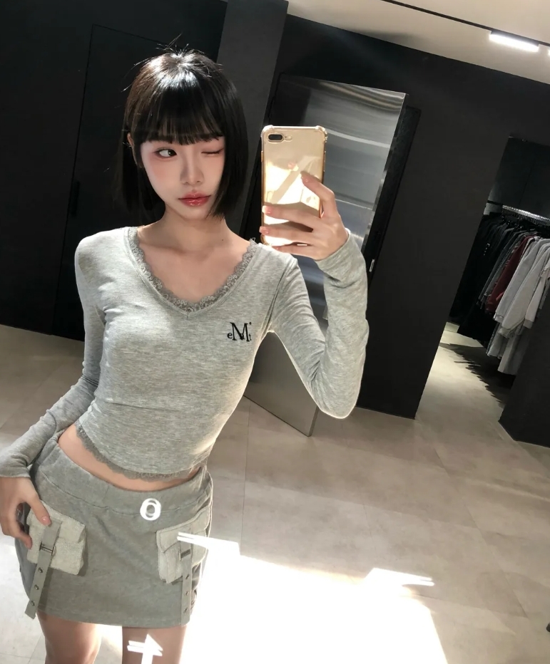 （現貨）韓牌 MUCENT SUNNIOR LACE V-NECK 蕾絲設計 V領 薄長袖 P0000BLE