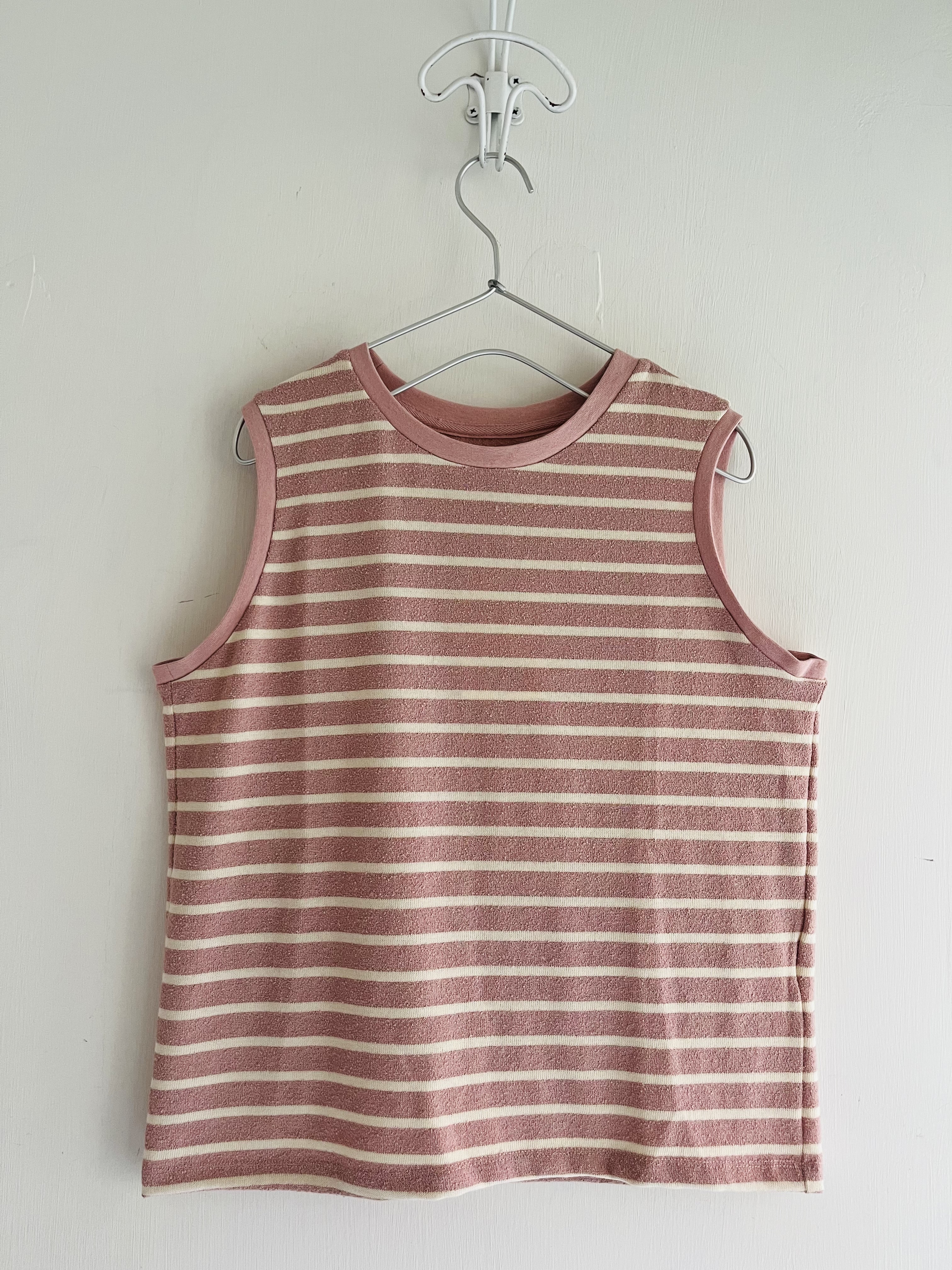 Cloud nine粉紅色橫間圓領背心