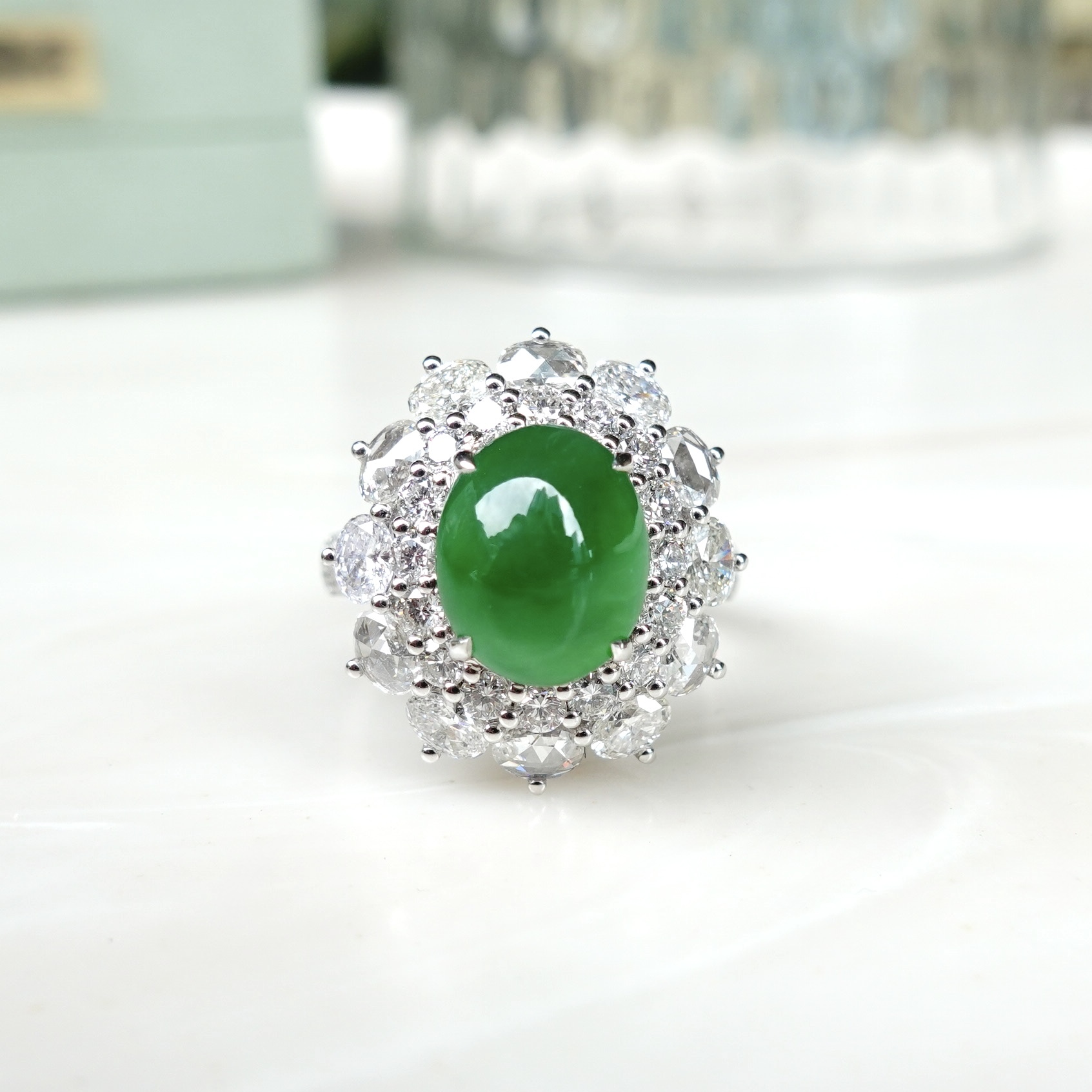 18K金天然帝王綠翡翠鑽石戒指- 蛋面