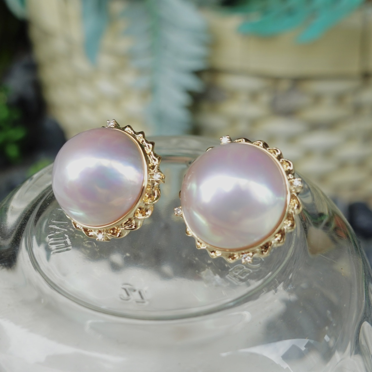 18K金稀有日本白色馬貝珠鑽石耳環 -扭紋