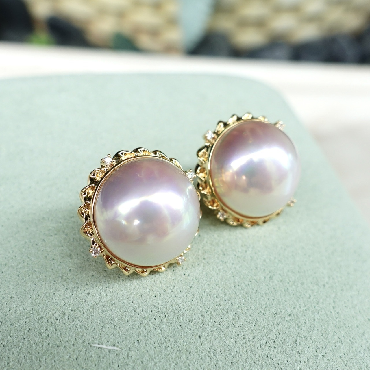 18K金稀有日本白色馬貝珠鑽石耳環 -扭紋