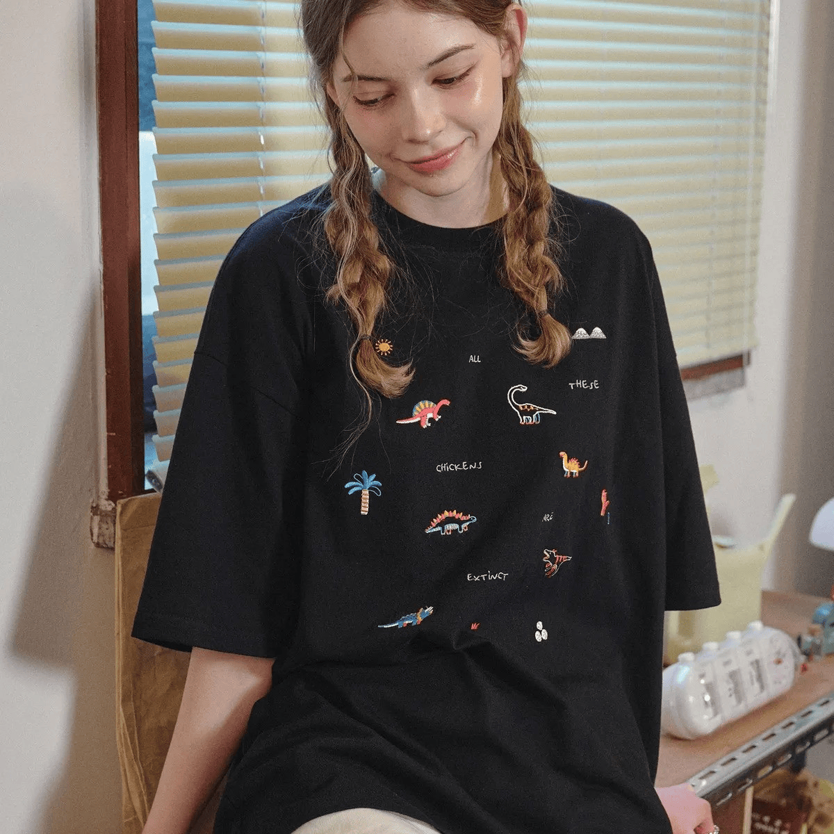 CPGN STUDIO｜Dynostich Embroidery T-Shirt [2 colors]