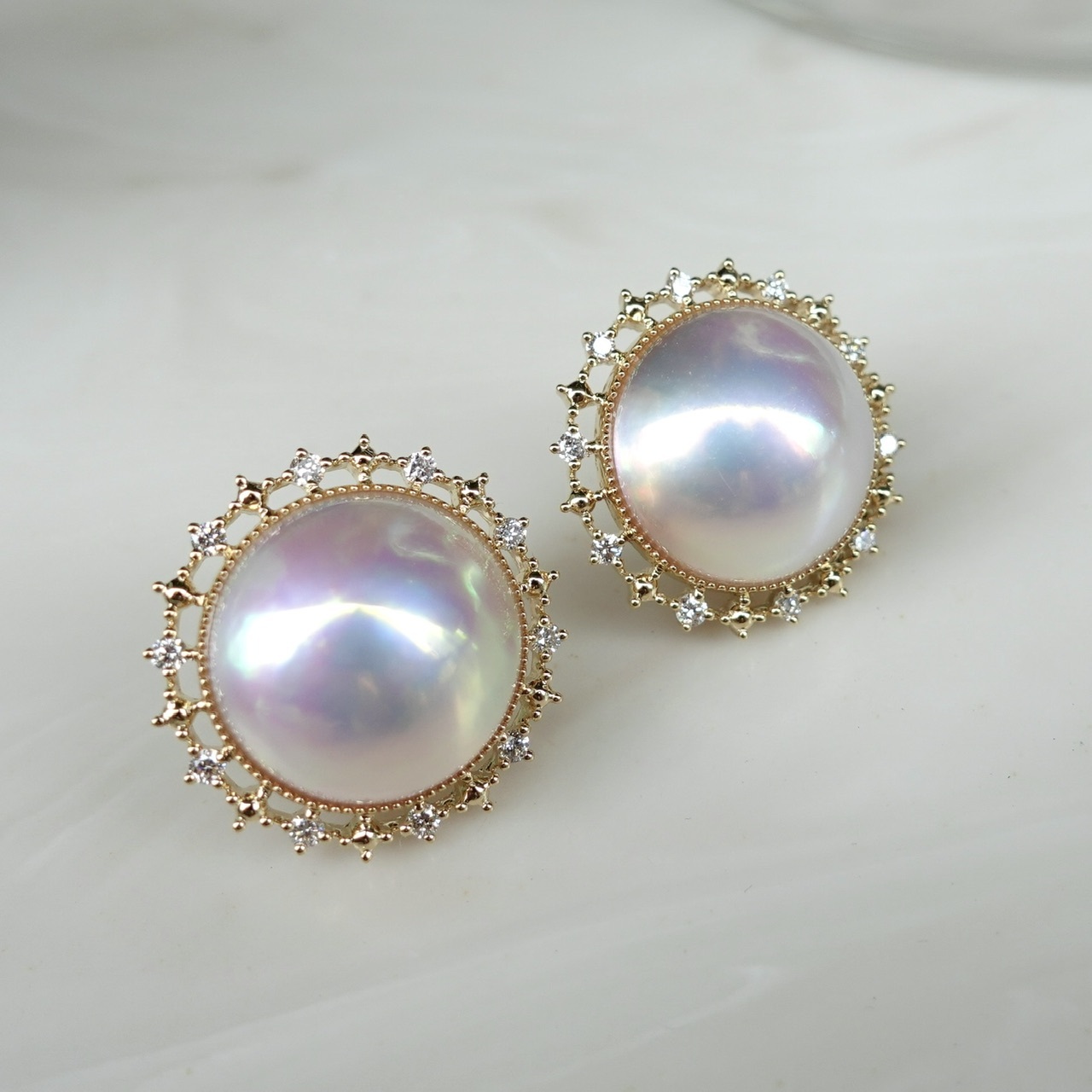 18K金日本稀有極光白色馬貝珠鑽石耳環