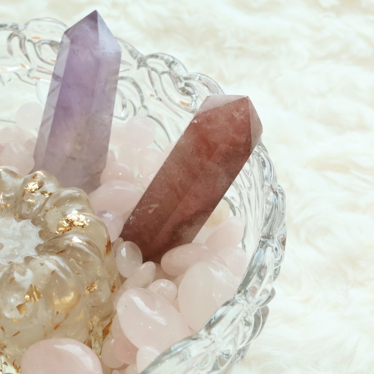 戀緣初綻 The First Bloom of Love 人緣桃花 消磁水晶碗 粉水晶 草莓晶 紫水晶 白水晶 白松石