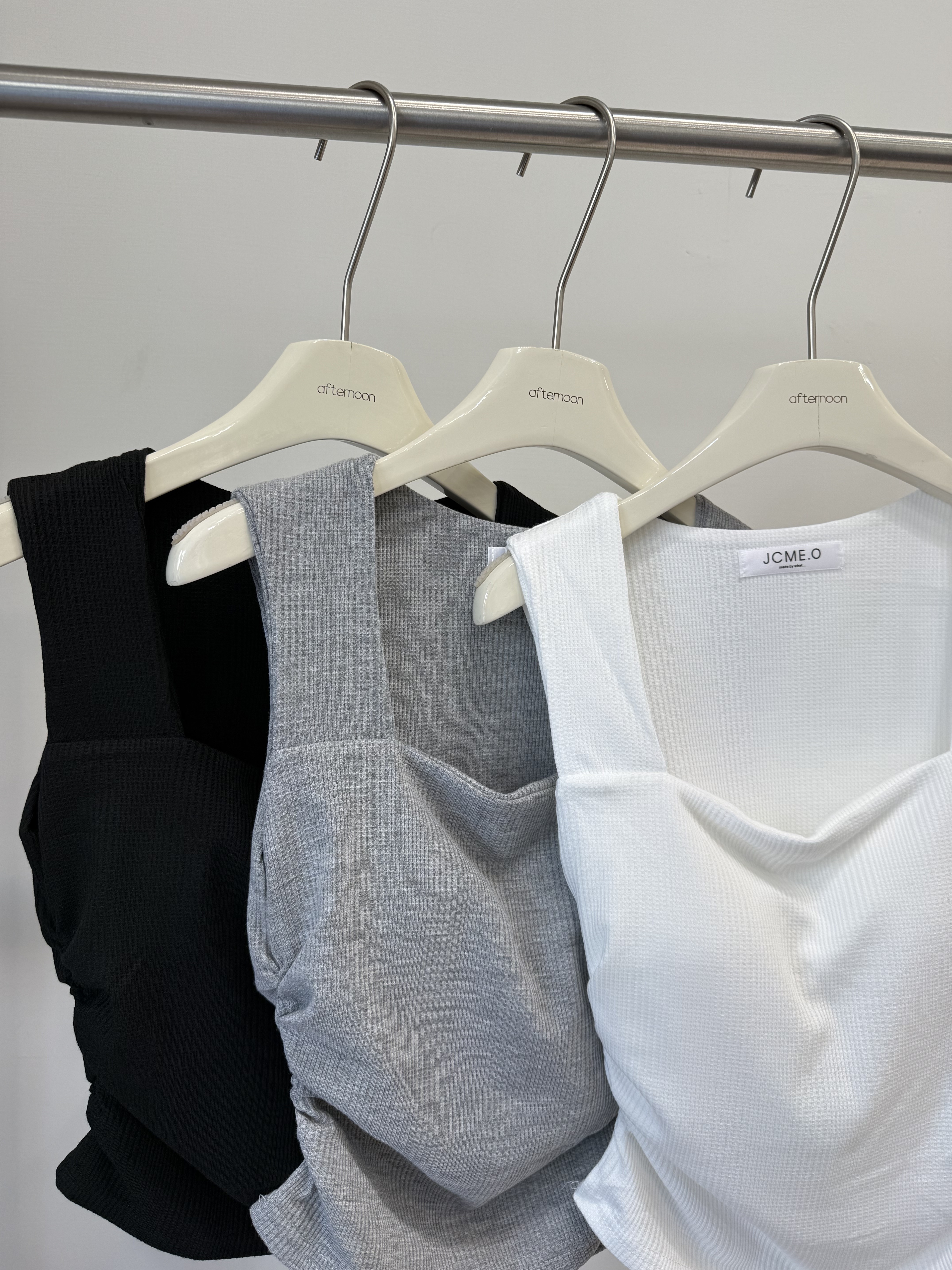 593 寬肩側腰抓皺美胸Bratop