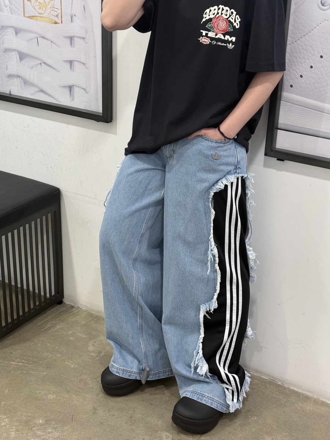 <阿迪開外掛> ADIDAS ORIGINALS ADILENIUM  破壞牛仔闊腿褲 男女款