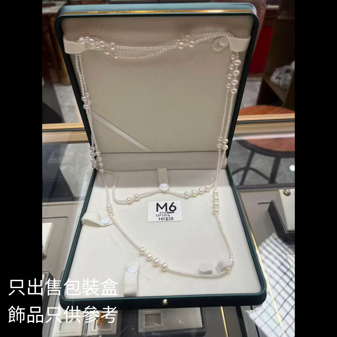 WJ067 M6 正方形頸鏈盒 19*19*4cm