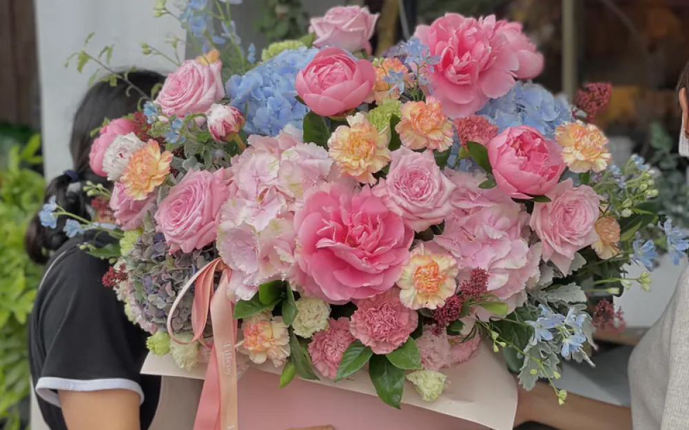 康乃馨芍藥盆花