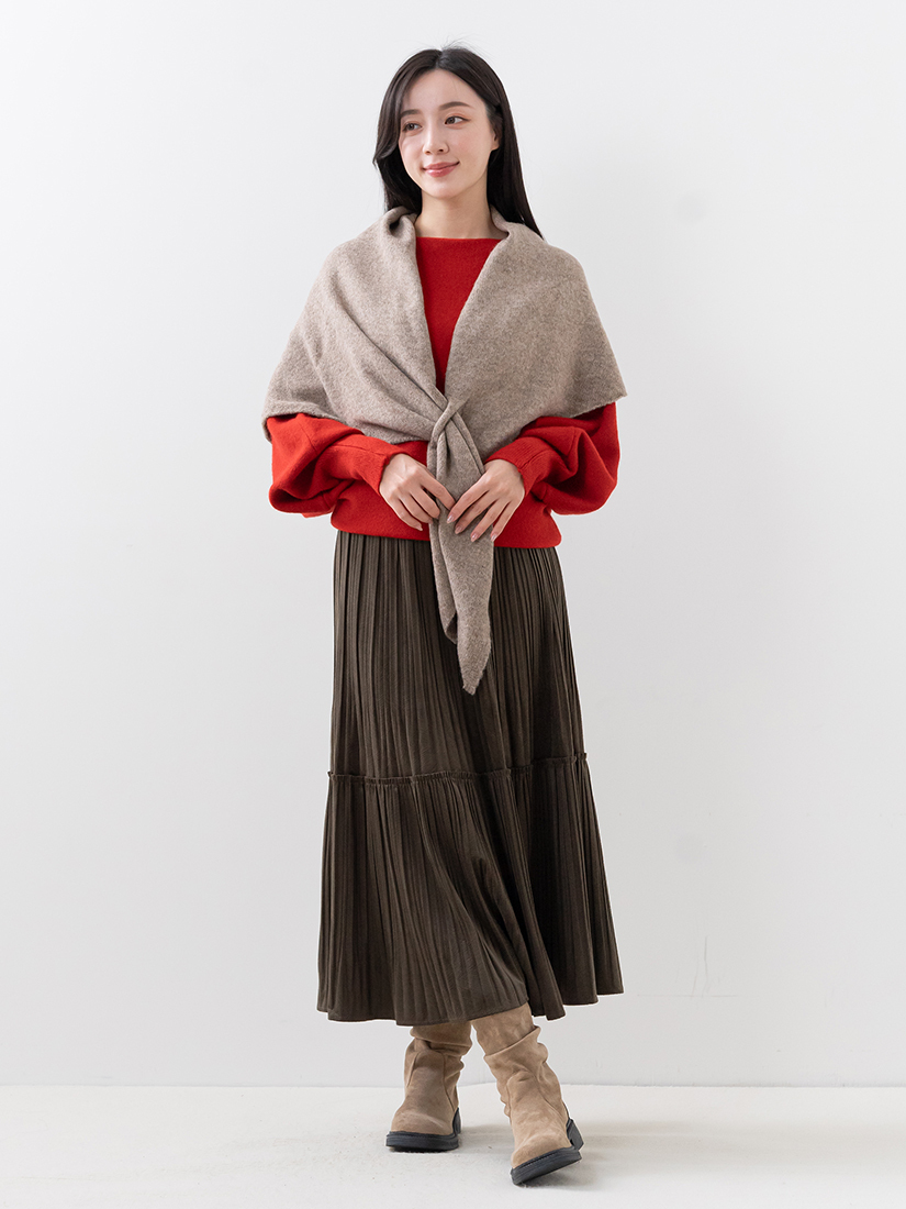 一字領連袖針織上衣紋理剪接壓褶絨裙組合