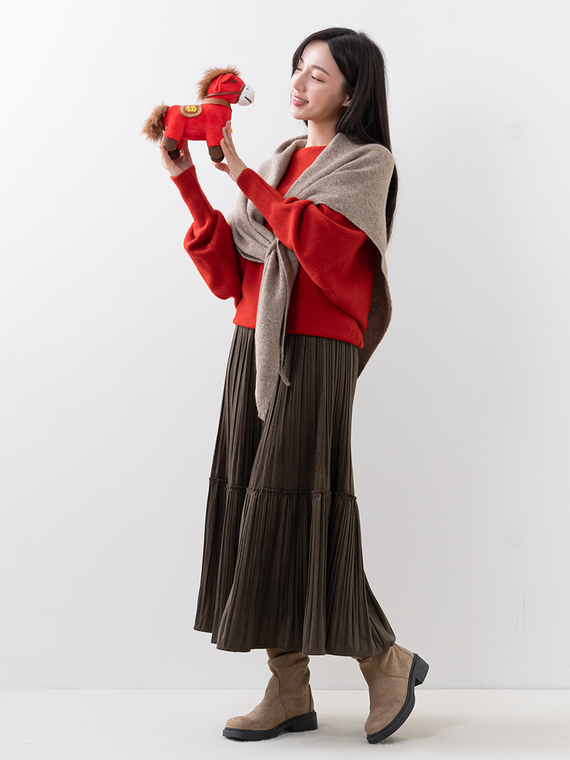 一字領連袖針織上衣紋理剪接壓褶絨裙組合