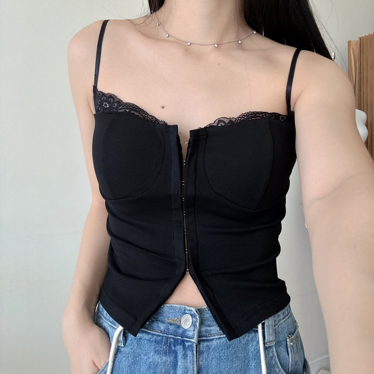 （三件$1000免運）馬甲風排扣設計細肩（bratop）（預購於3/18中午收單～預計3-6週才會收到！可接受再下單唷）