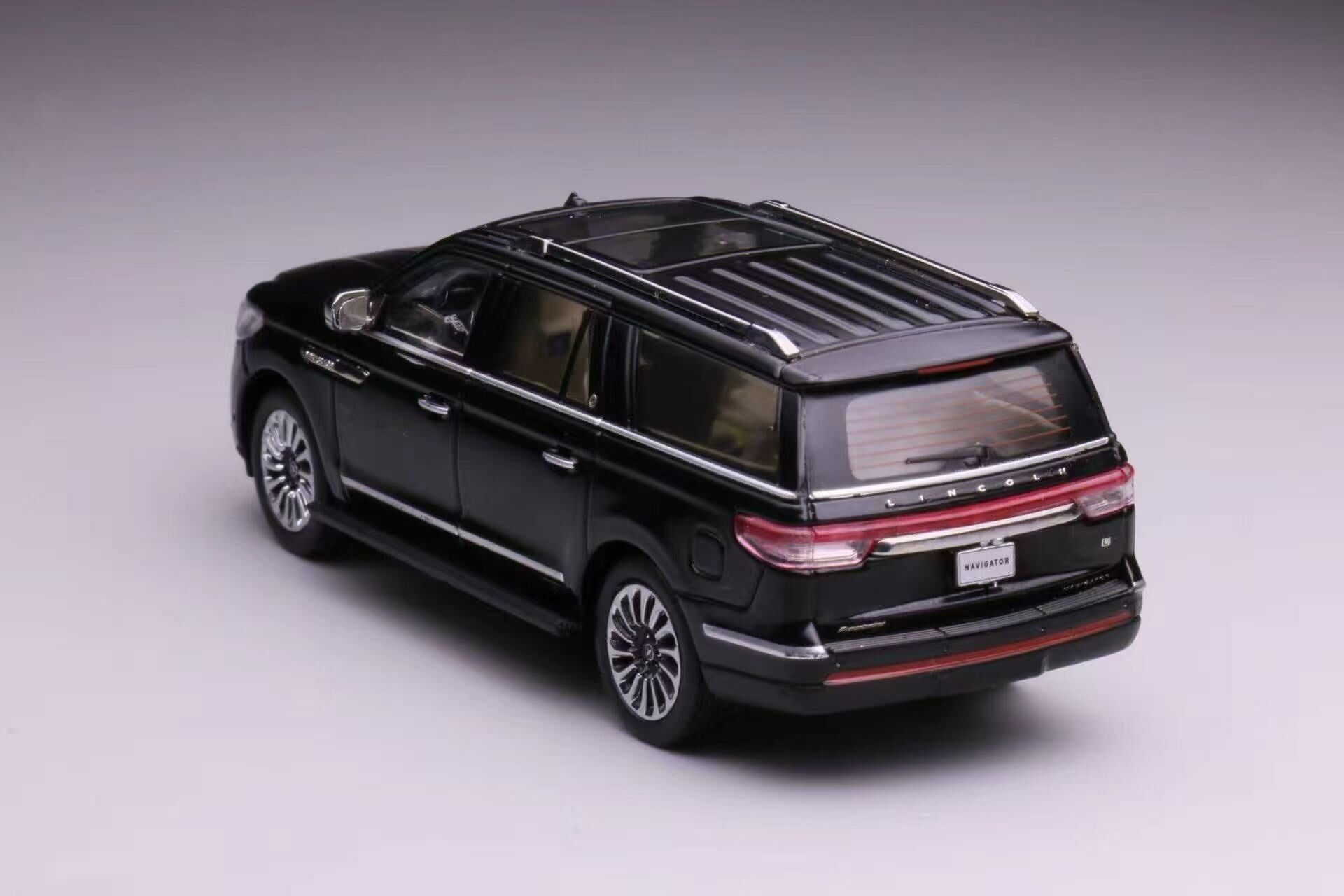 預訂:1/64 WTX Lincoln Navigator Black (WTXLNBK )