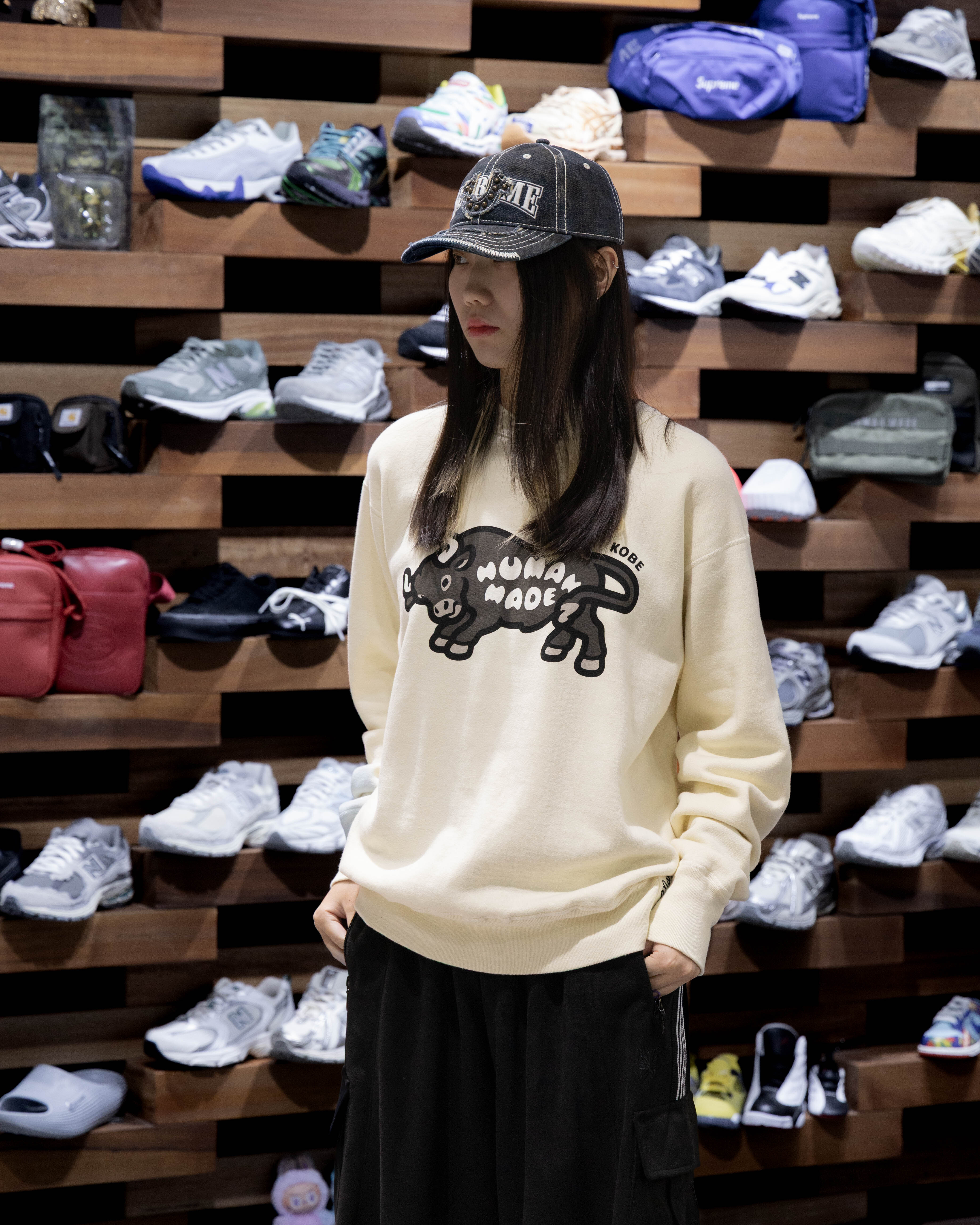 -(B018)-HUMAN MADE TSURIAMI SWEATSHIRT KOBE CITY 神戶開幕限定 公牛插圖 衛衣 大學T 白色-HM30CS088